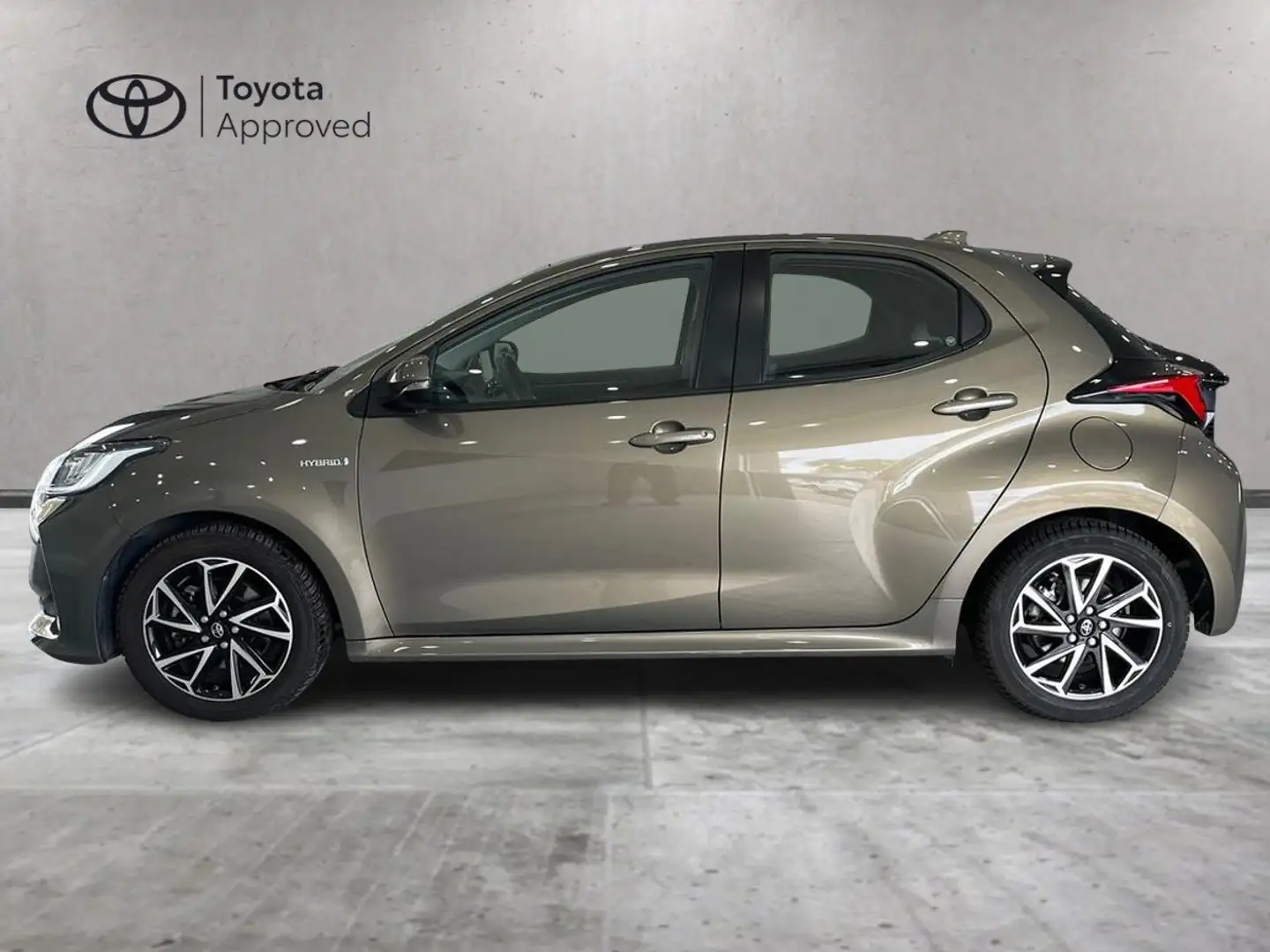 Toyota Yaris 1.5 Hybrid 5 porte Trend Bronzová - 2