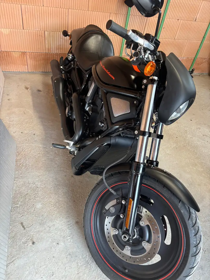 Harley-Davidson Night Rod Czarny - 1