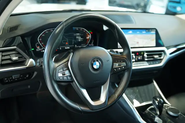 BMW 3 Series view 29