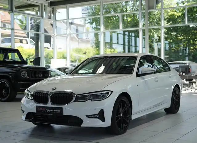 BMW 3 Series view 6