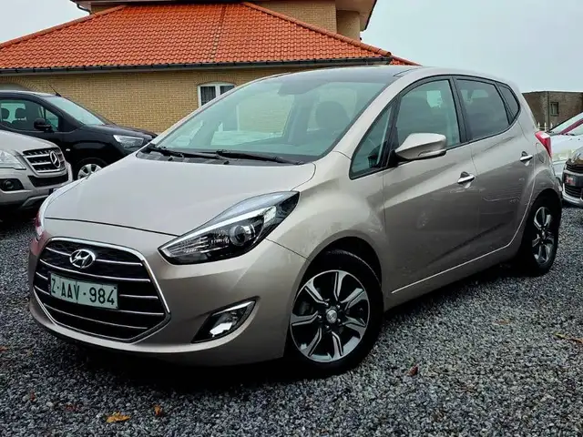 Hyundai iX20 AUTOMAAT BENZINE PANORAMISCHE DAK FULL OPTIE