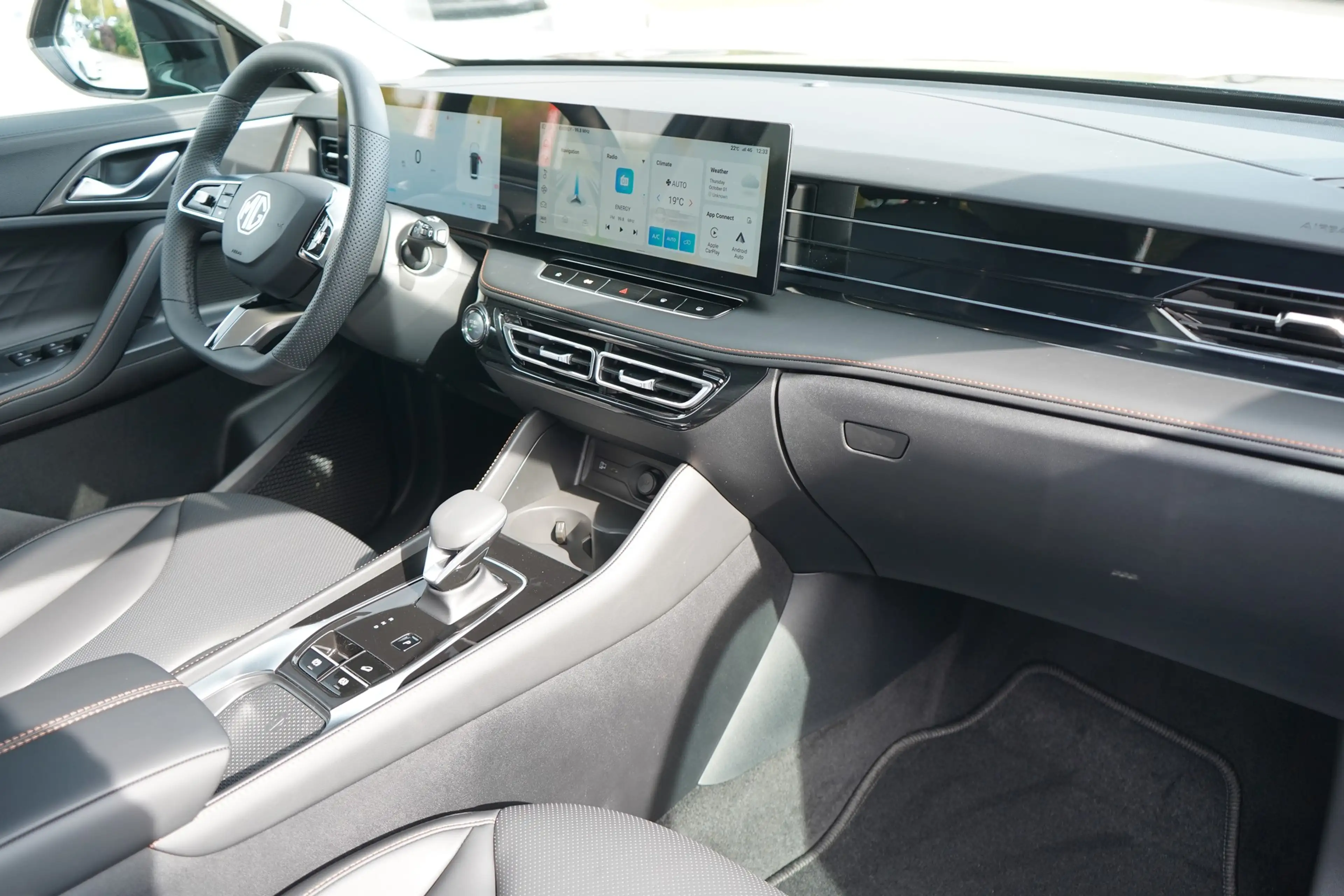 MG HS 1.5 T-GDI Hybrid+ Luxury Aut. LED ACC Navi — photo 5