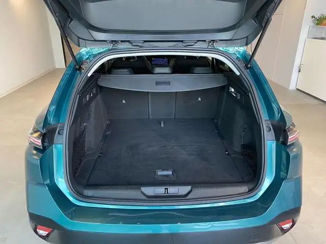 Peugeot 308 view 9