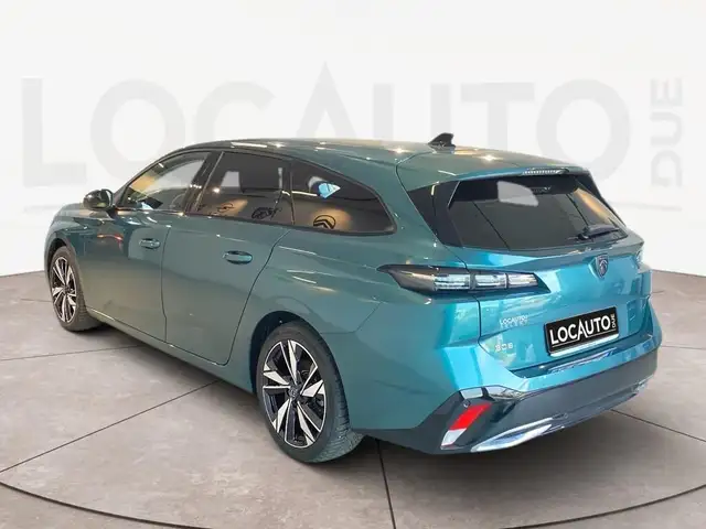 Peugeot 308 view 5