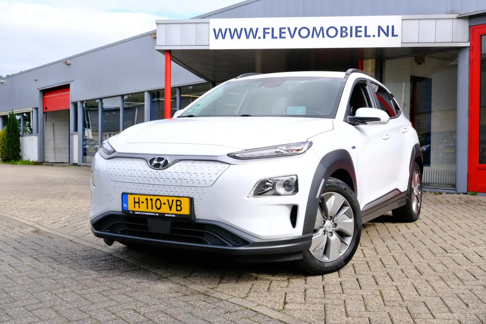 Hyundai KONA EV Fashion 64 kWh Aut. Navi|HUD|Apple CarPlay|LMV| Wit - 1