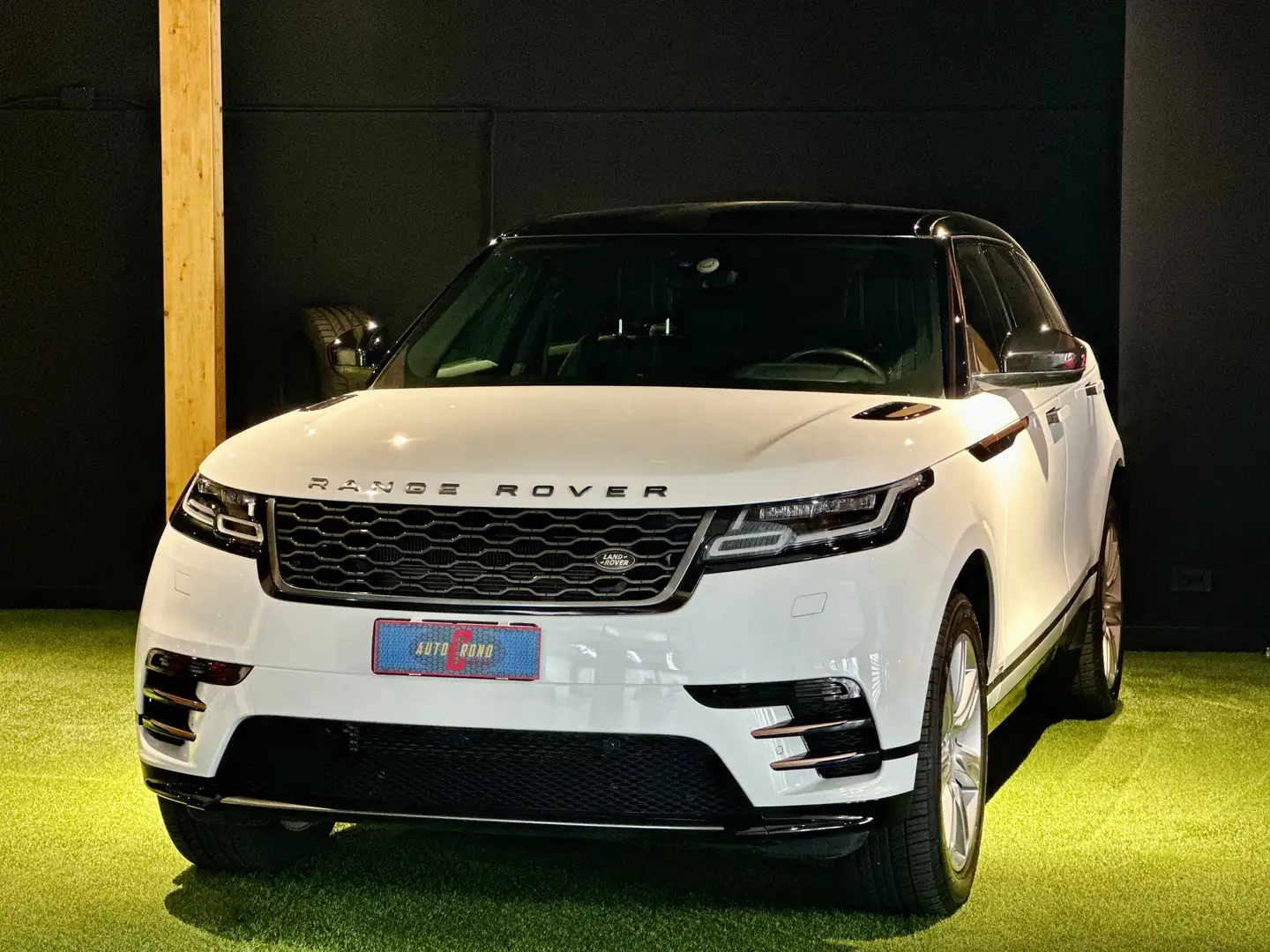 Land Rover Range Rover Velar 2.0d i4 Dynamic HSE 240cv auto praticamente nuova Bianco - 1