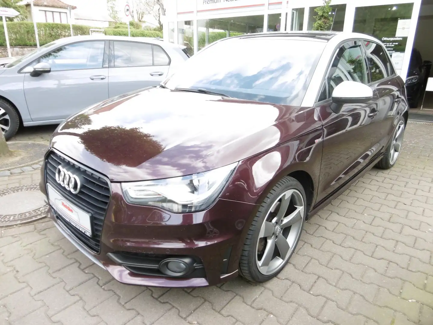 Audi A1 1.4 TFSI S tr. 136kW S line Sportback Rot - 2