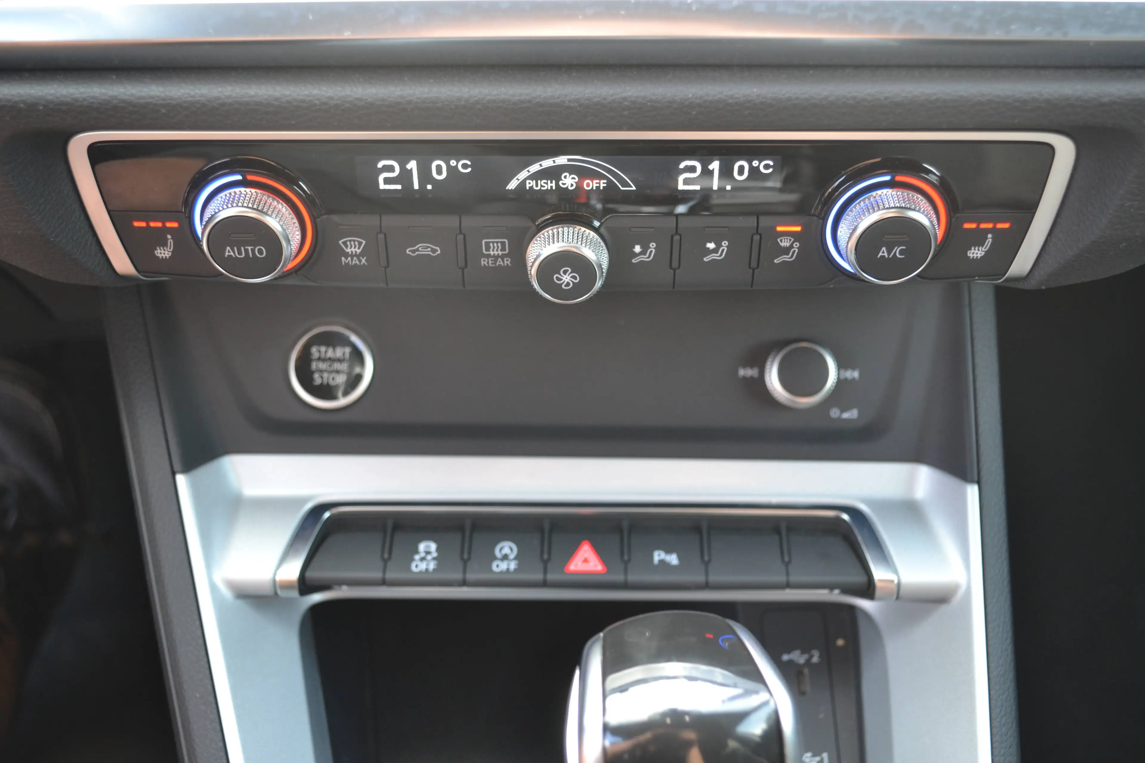 Audi Q3 S-LINE/LED/ALCANTARA — photo 18