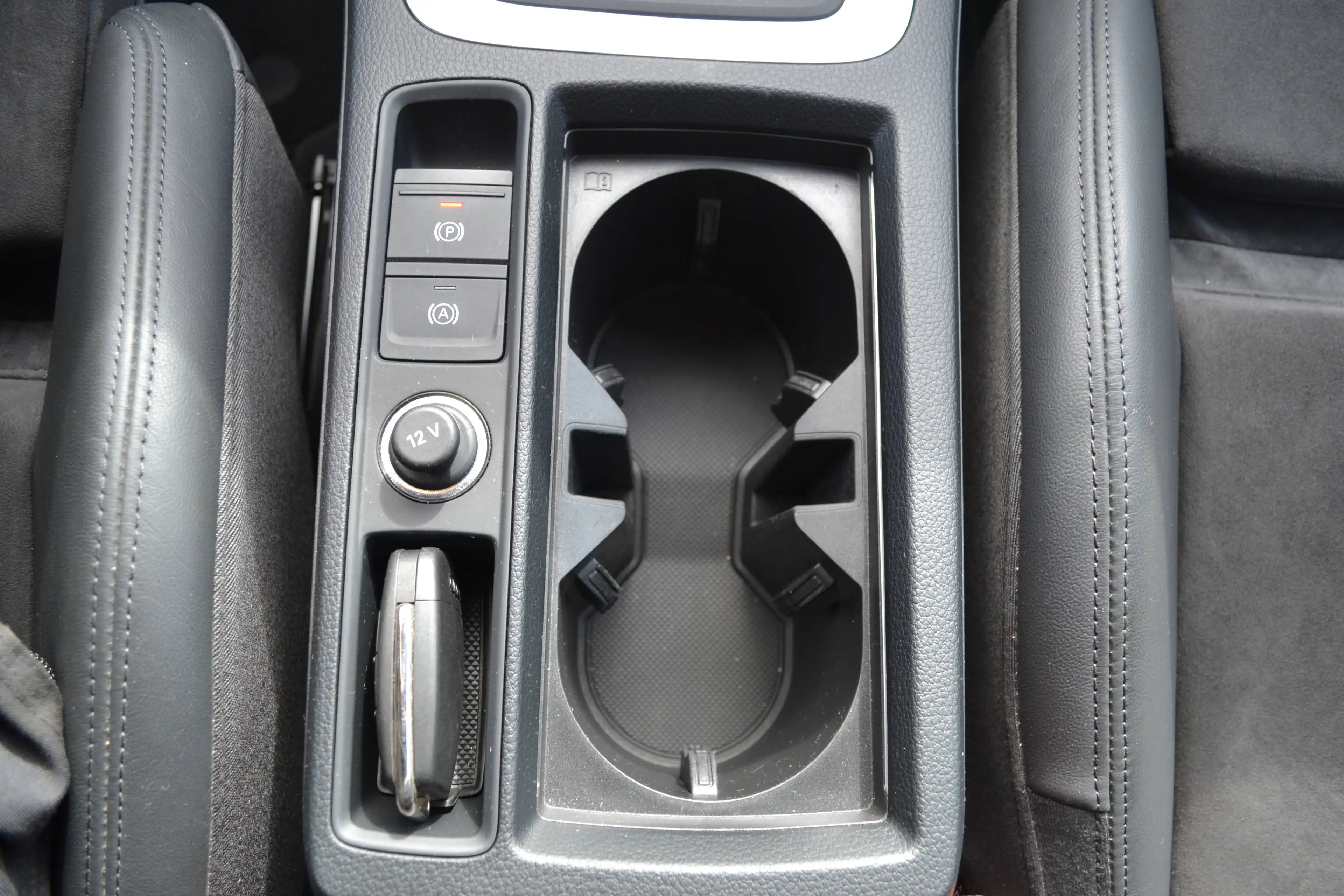Audi Q3 S-LINE/LED/ALCANTARA — photo 20