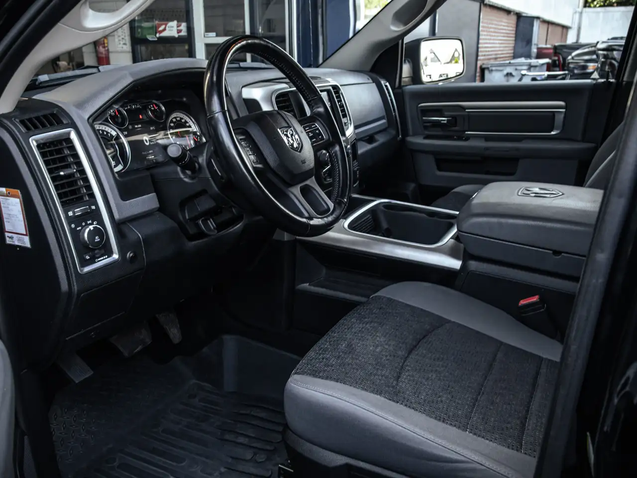 Dodge RAM 2021 — фото 10