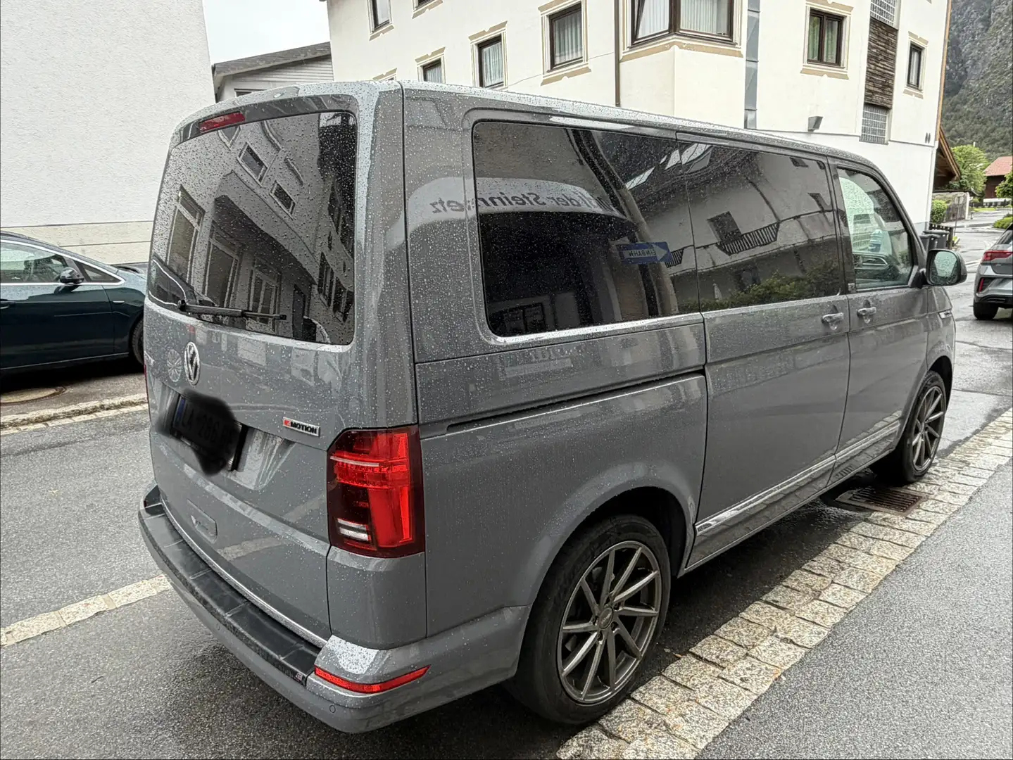 Volkswagen T6.1 Multivan Generation Six Grau - 2