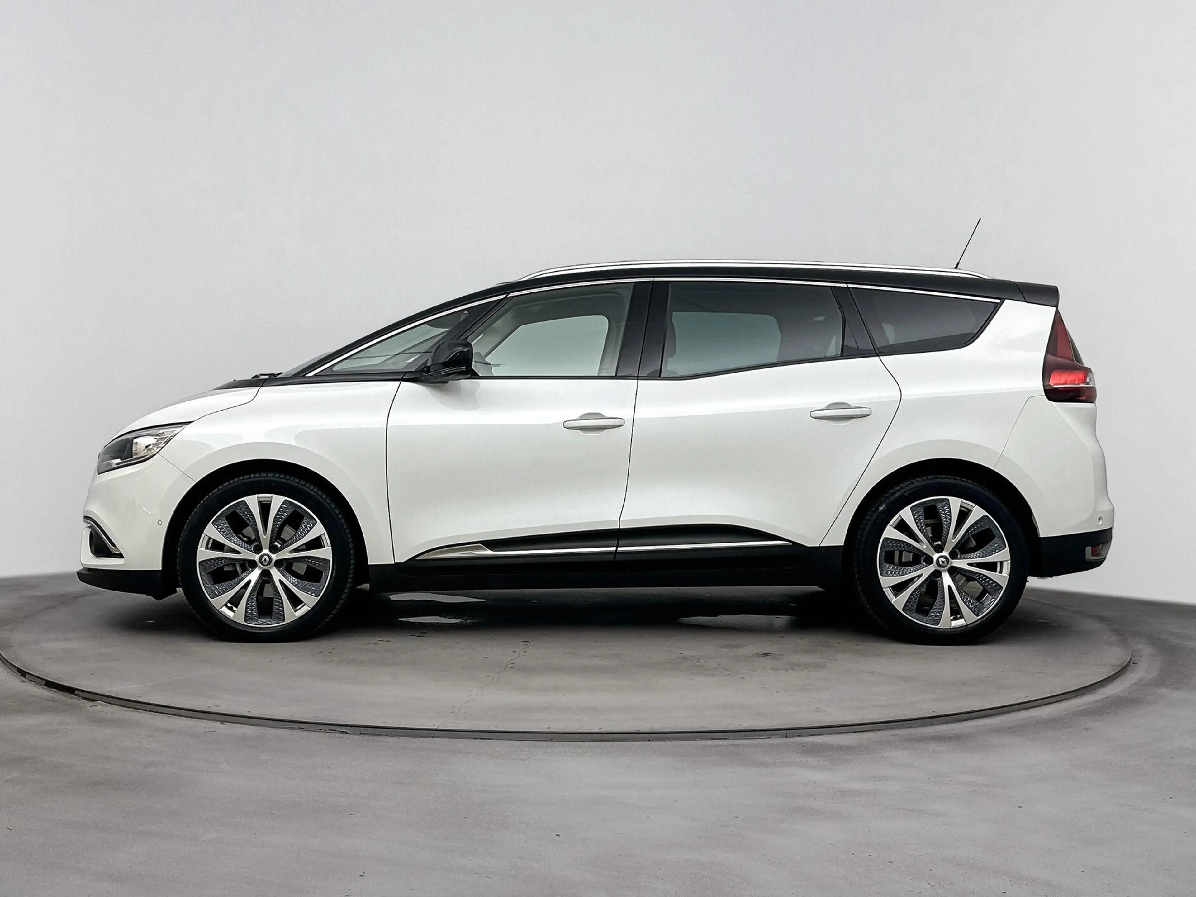 Renault Grand Scenic 1.3 TCe 140Pk Intens | Stoelverwarming & Massage | — photo 2