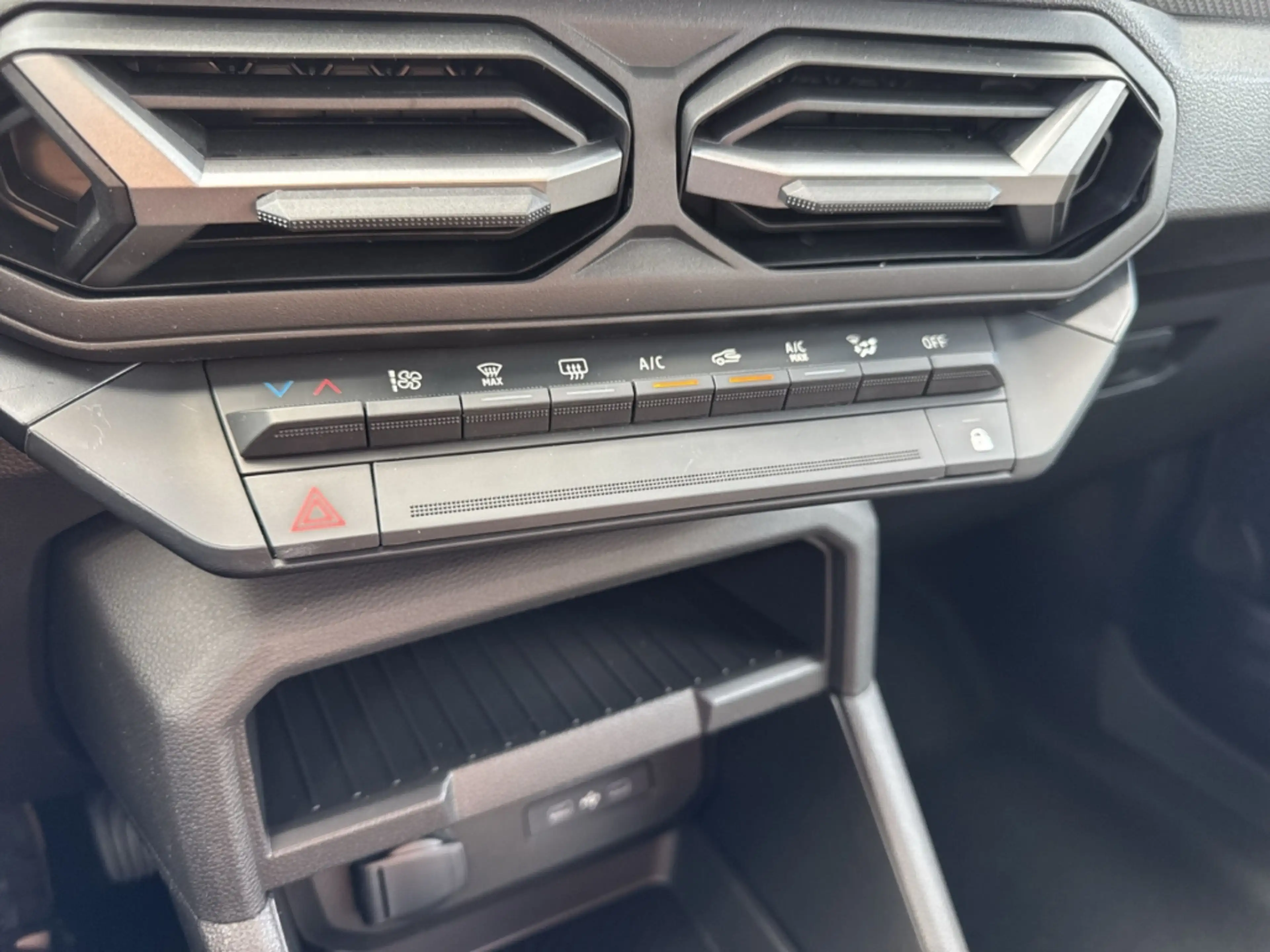 Dacia Duster EXPRESSION ECO-G 120 AUTO Expression SHZ+PDC+KAMER — photo 18