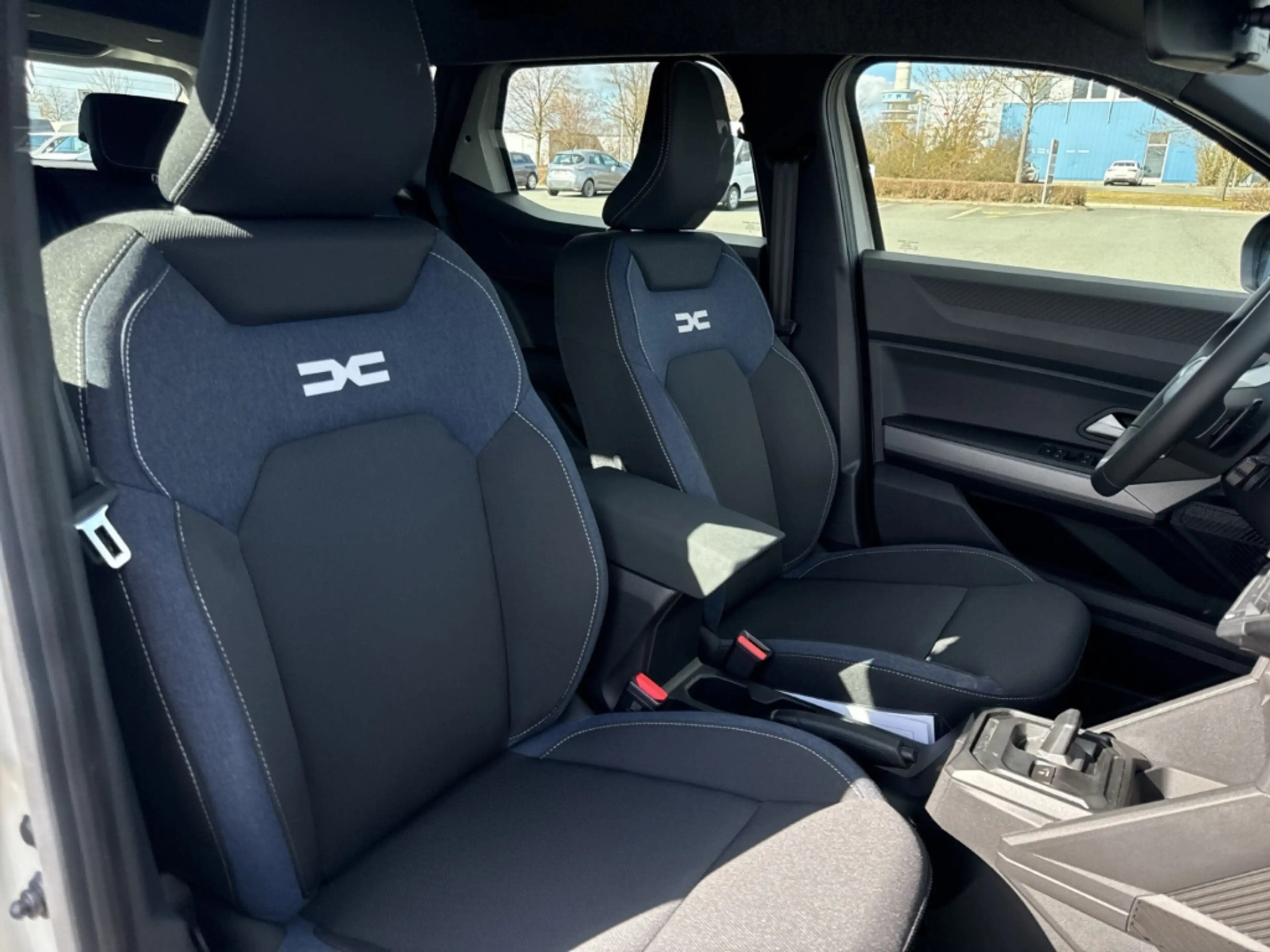 Dacia Duster EXPRESSION ECO-G 120 AUTO Expression SHZ+PDC+KAMER — photo 25