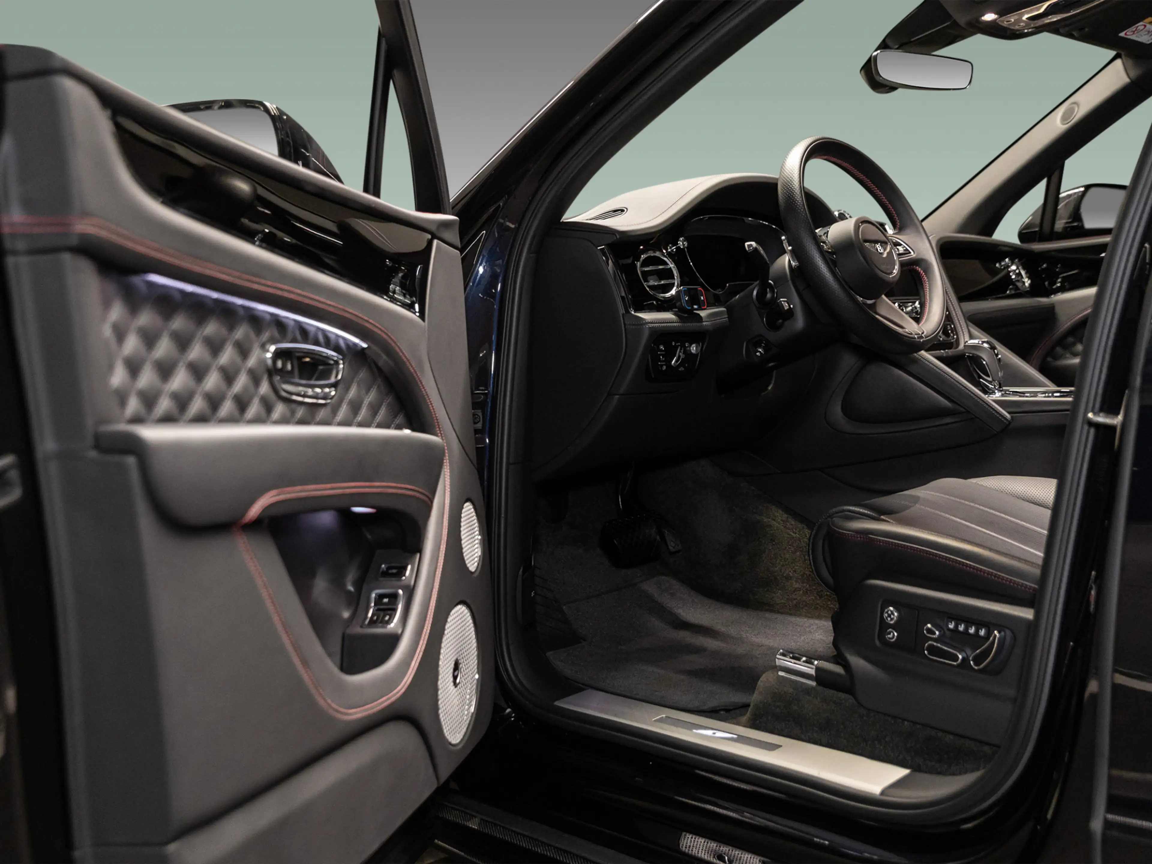 Bentley Bentayga S |Touring Spec|Carbon Styling|NAIM — photo 11