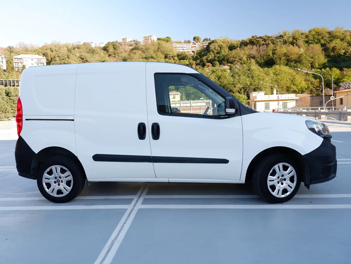 Fiat Doblo CH1 BUSINESS 1.3 Mjet 95cv E6D S&S Blanco - 2