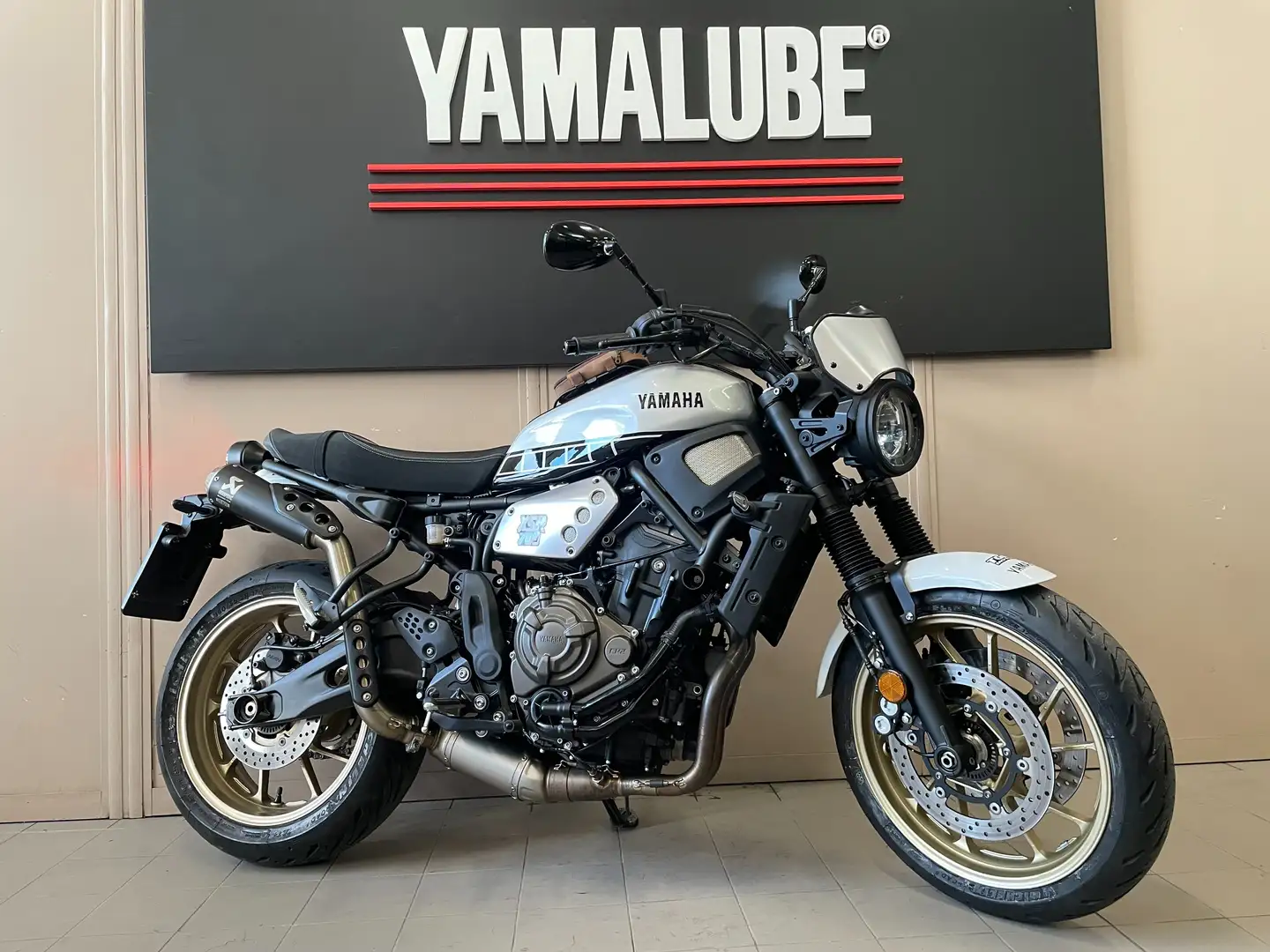 Yamaha XSR 700 Legacy - 1