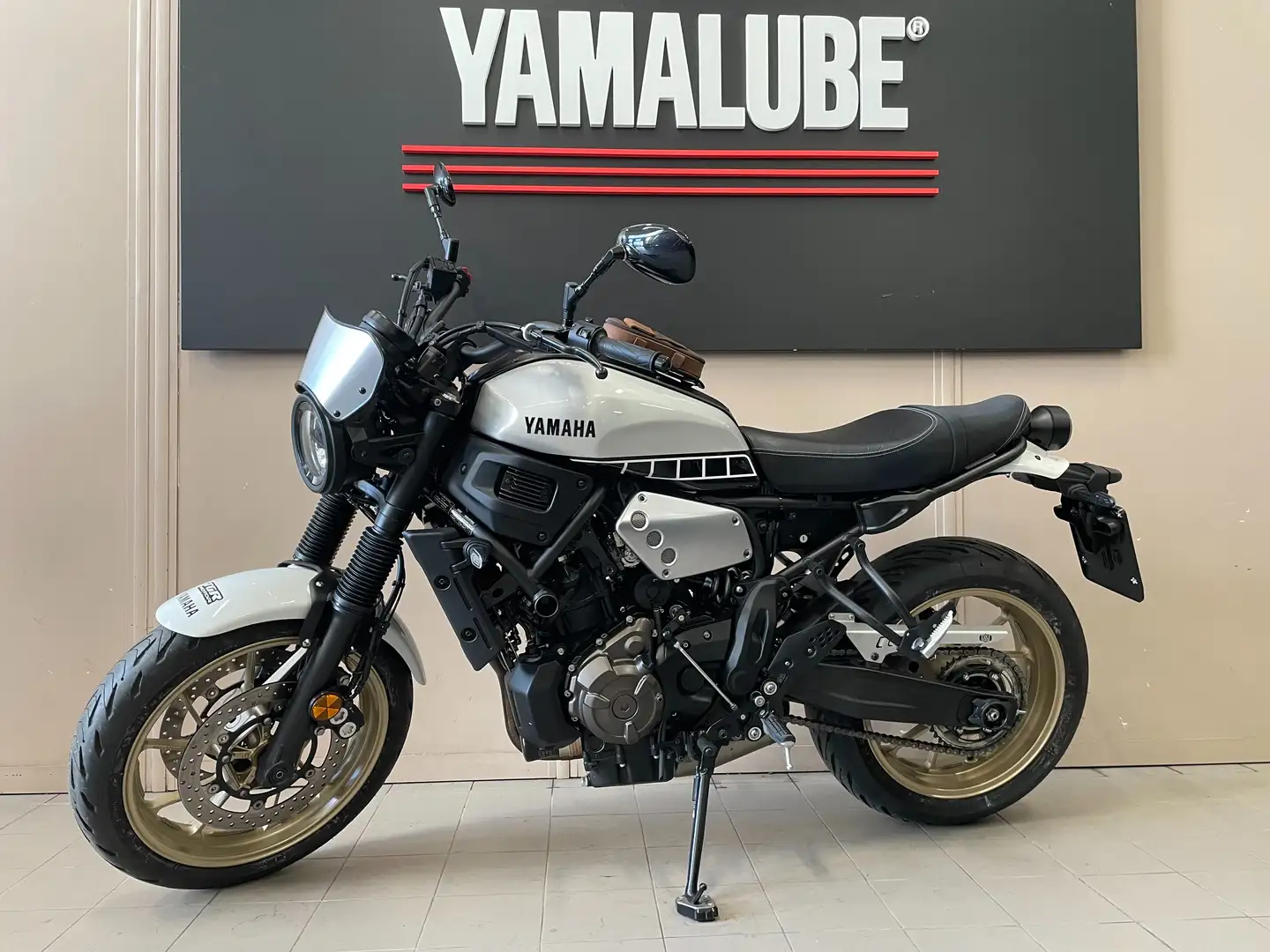 Yamaha XSR 700 Legacy - 2
