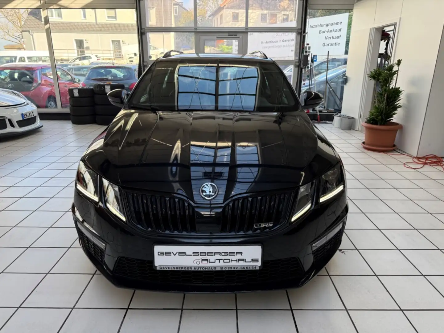 Skoda Octavia Combi RS 245 2.0 TSI 2.Hand Scheckheft Schwarz - 2