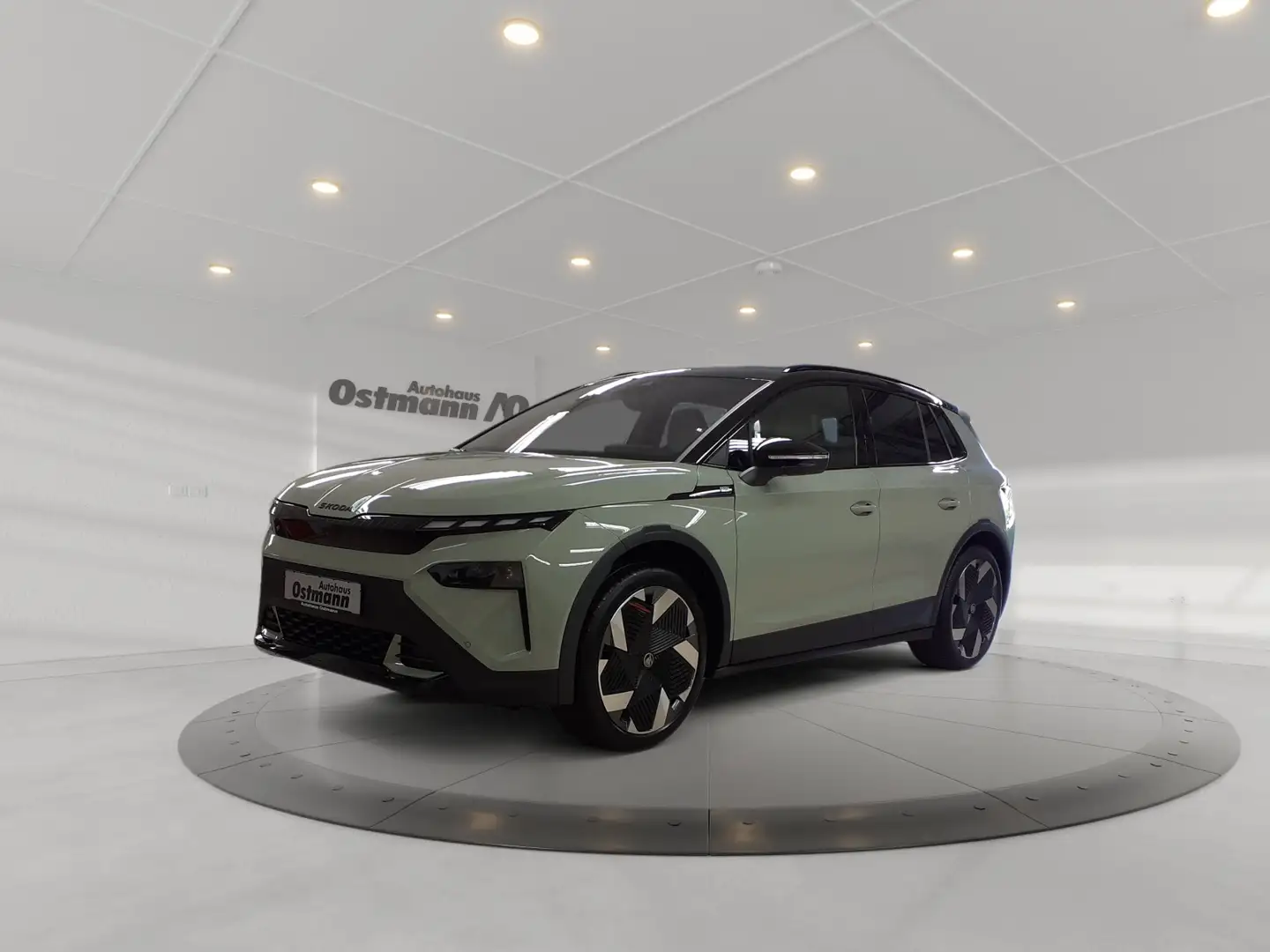 Skoda Elroq 85 HUD NAV 360 KAM SOUND Massage DCC Grün - 1