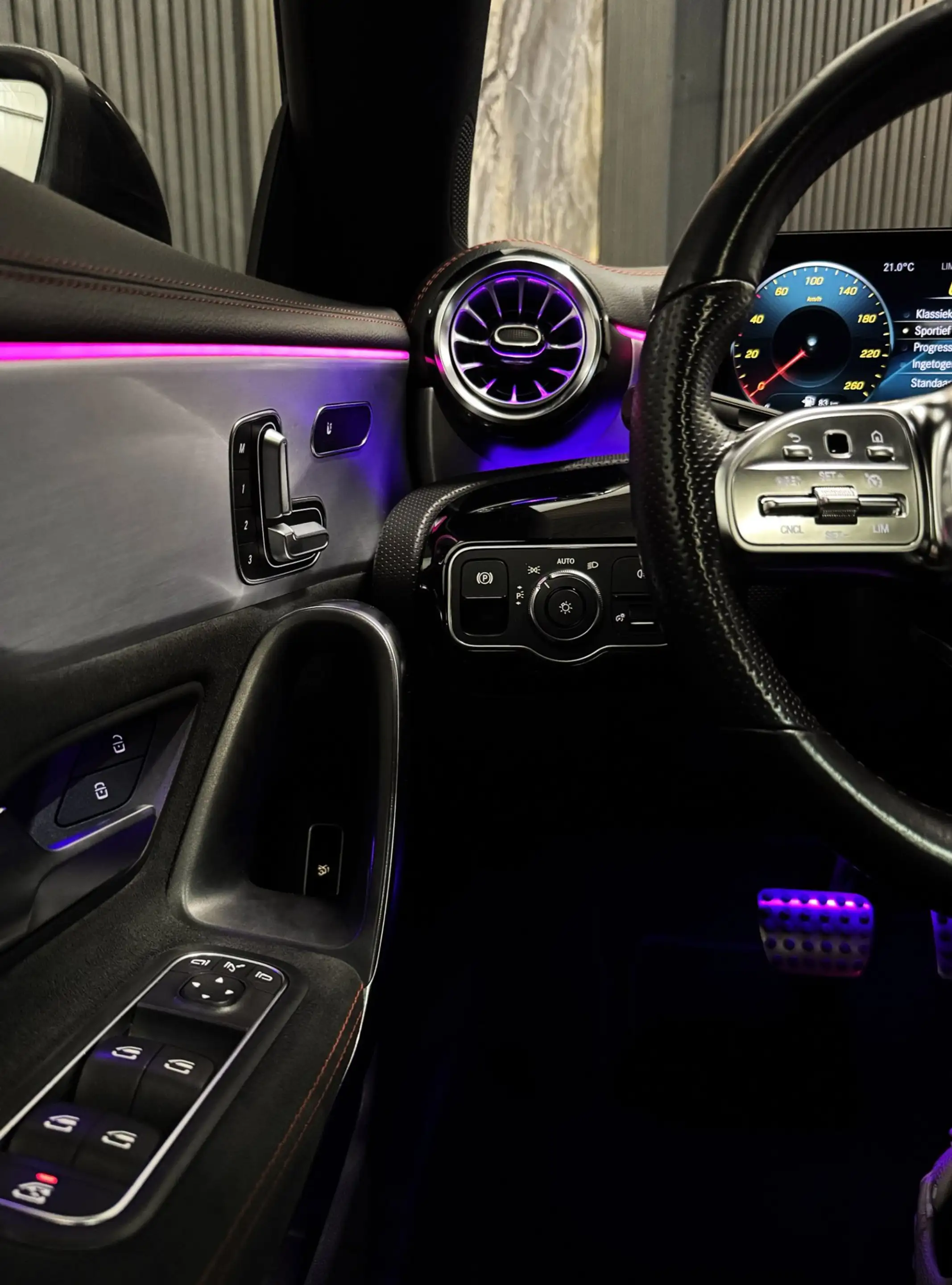 Mercedes-Benz CLA 45 AMG 200 Launch Ed PACK|PANO|SFEER|MEMORY|BOMVOL! — photo 25
