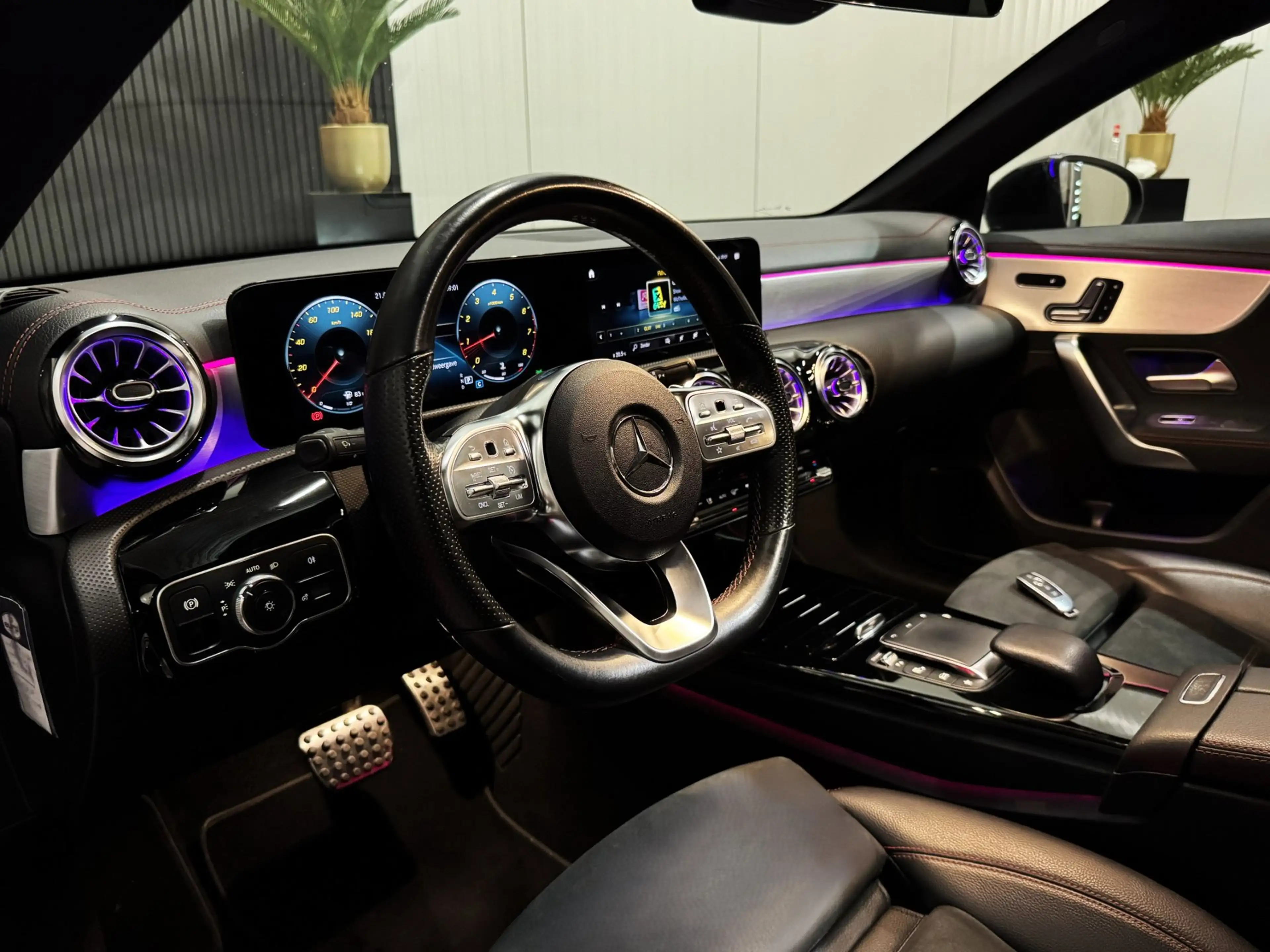 Mercedes-Benz CLA 45 AMG 200 Launch Ed PACK|PANO|SFEER|MEMORY|BOMVOL! — photo 19