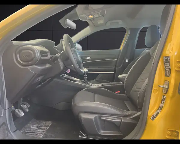 Jeep Avenger view 9