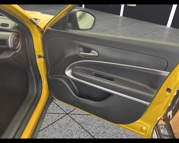Jeep Avenger view 17