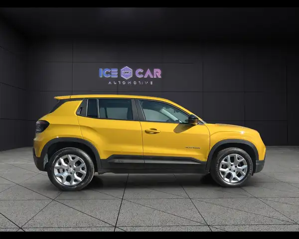 Jeep Avenger view 4