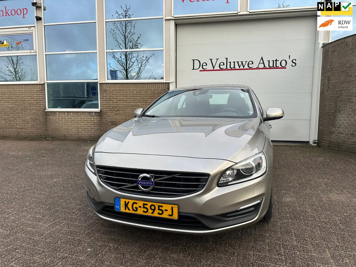 Volvo S60 1.5 T2 Nordic+ | BI-Xenon | Automaat |Navigatie | Серый - 1