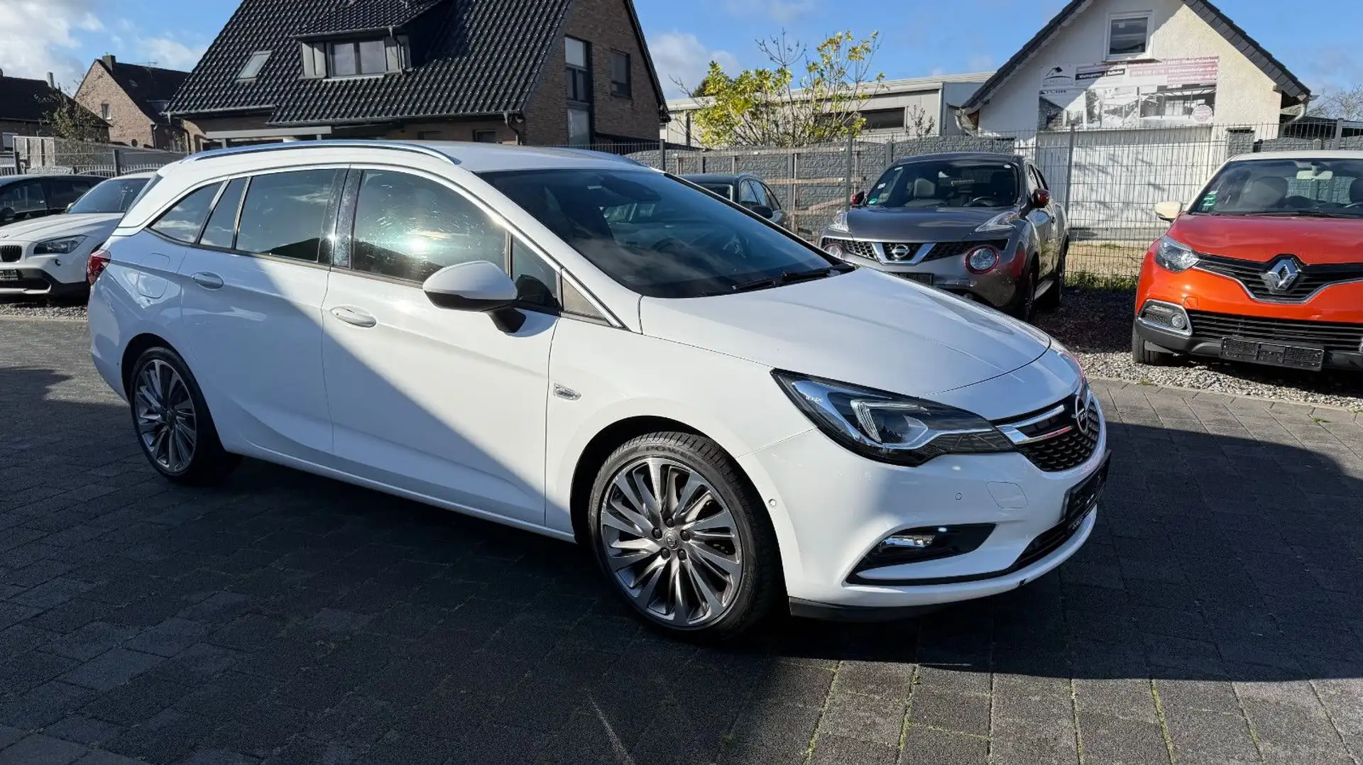 Opel Astra K Sports Tourer Innovation VOLL Weiß - 1