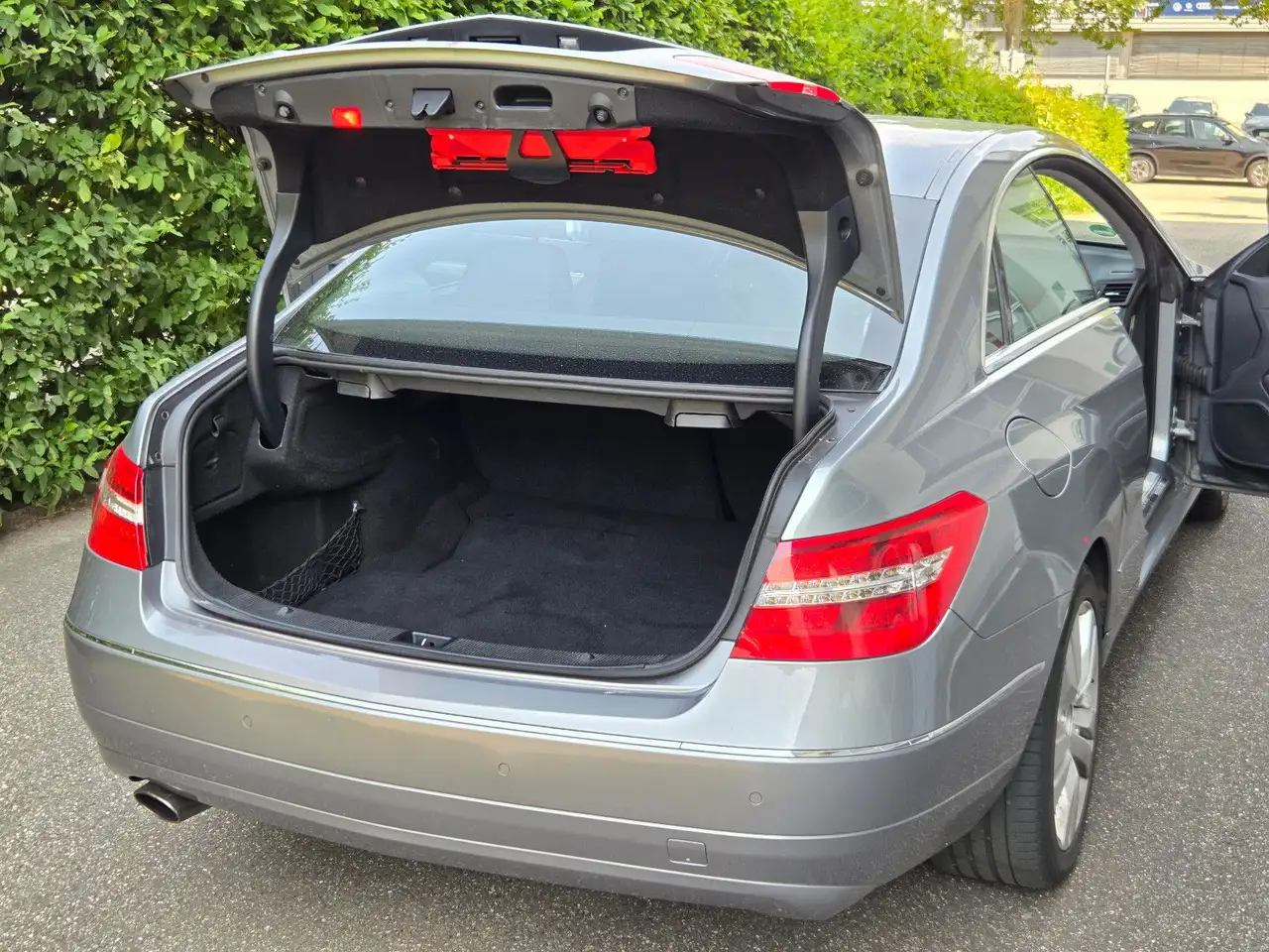 2009 Mercedes-Benz E 250 CGI BE Coupe PDC SHZ TEILLEDER, photograph 12