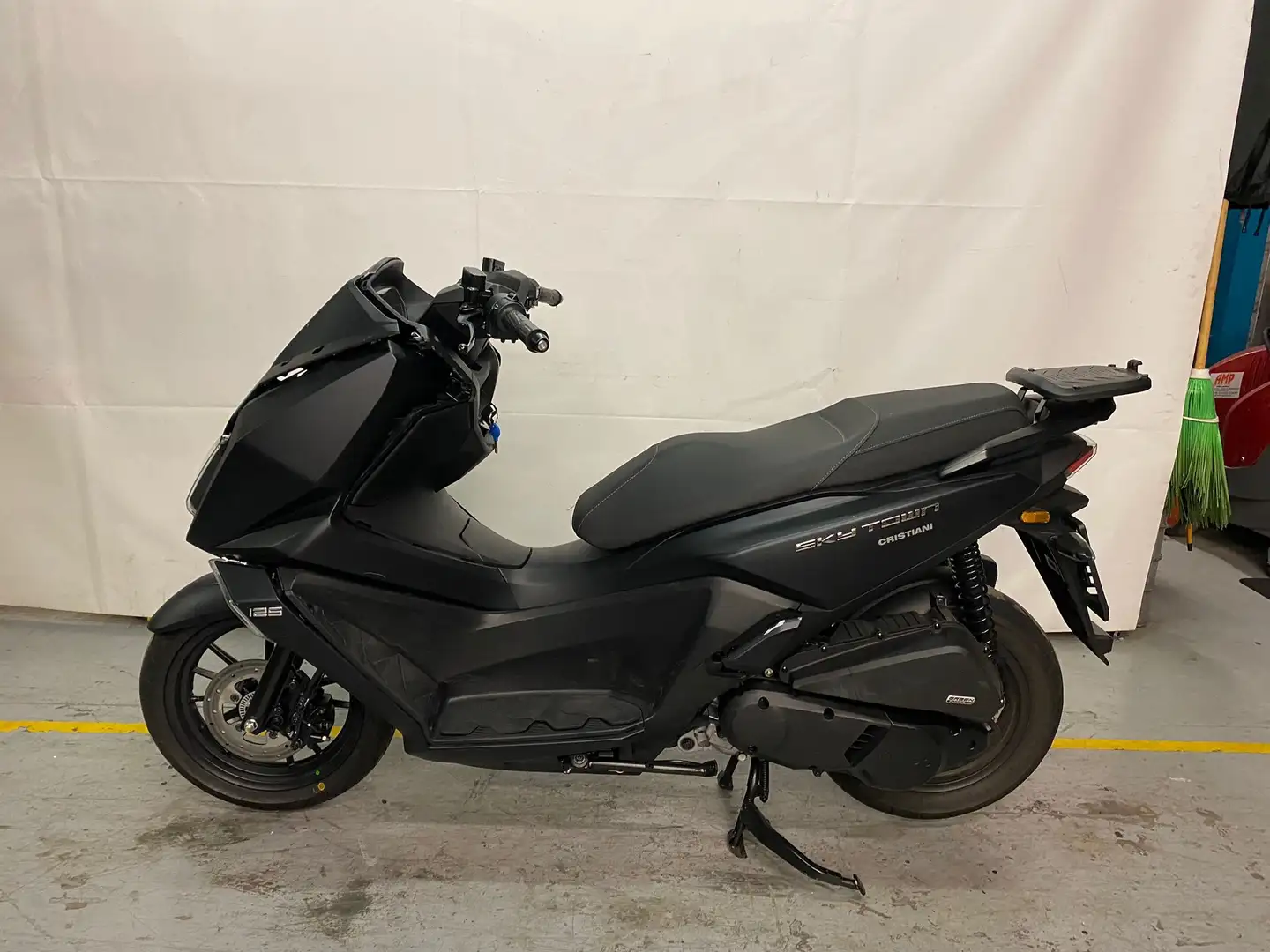 Kymco Skytown 125 - SOLO EXPORT Nero - 1