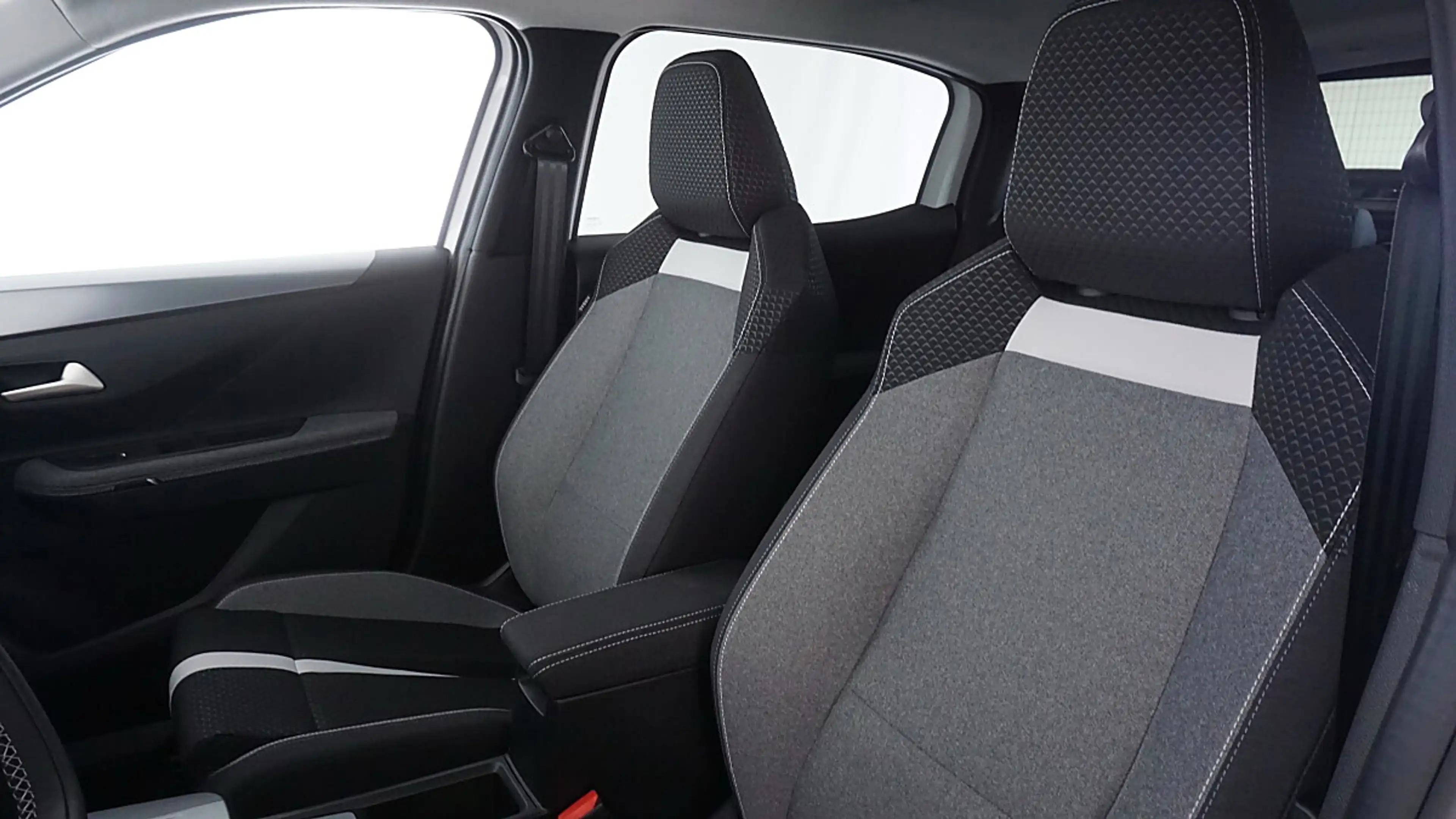 Opel Frontera GS Hybrid 1.2. 110PS 6-Gang DKG 5 SITZER — photo 7