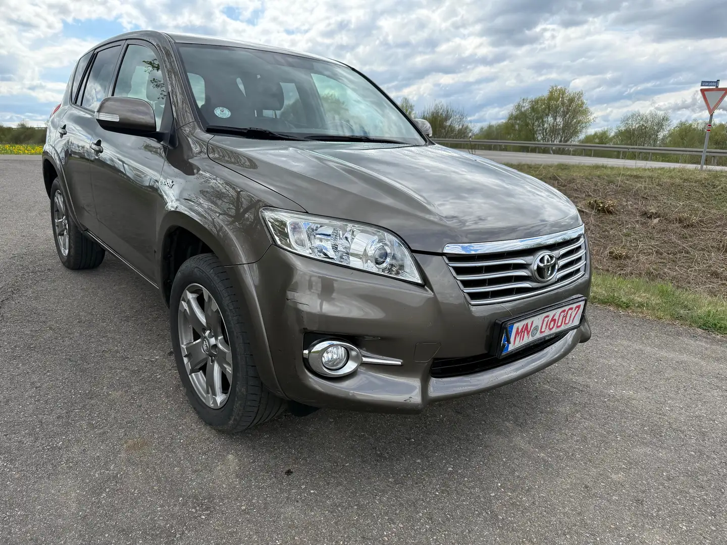 Toyota RAV 4 Executive Braun - 2