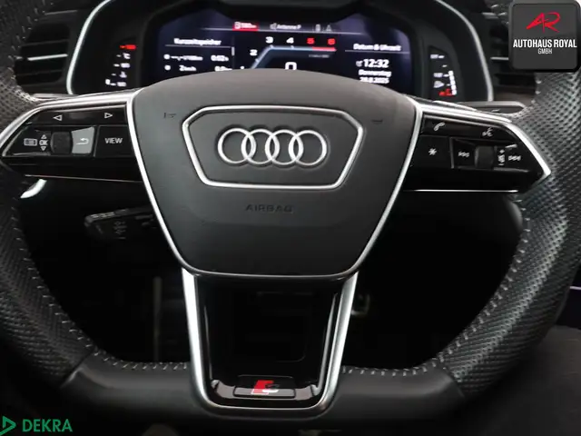Audi S6 view 10