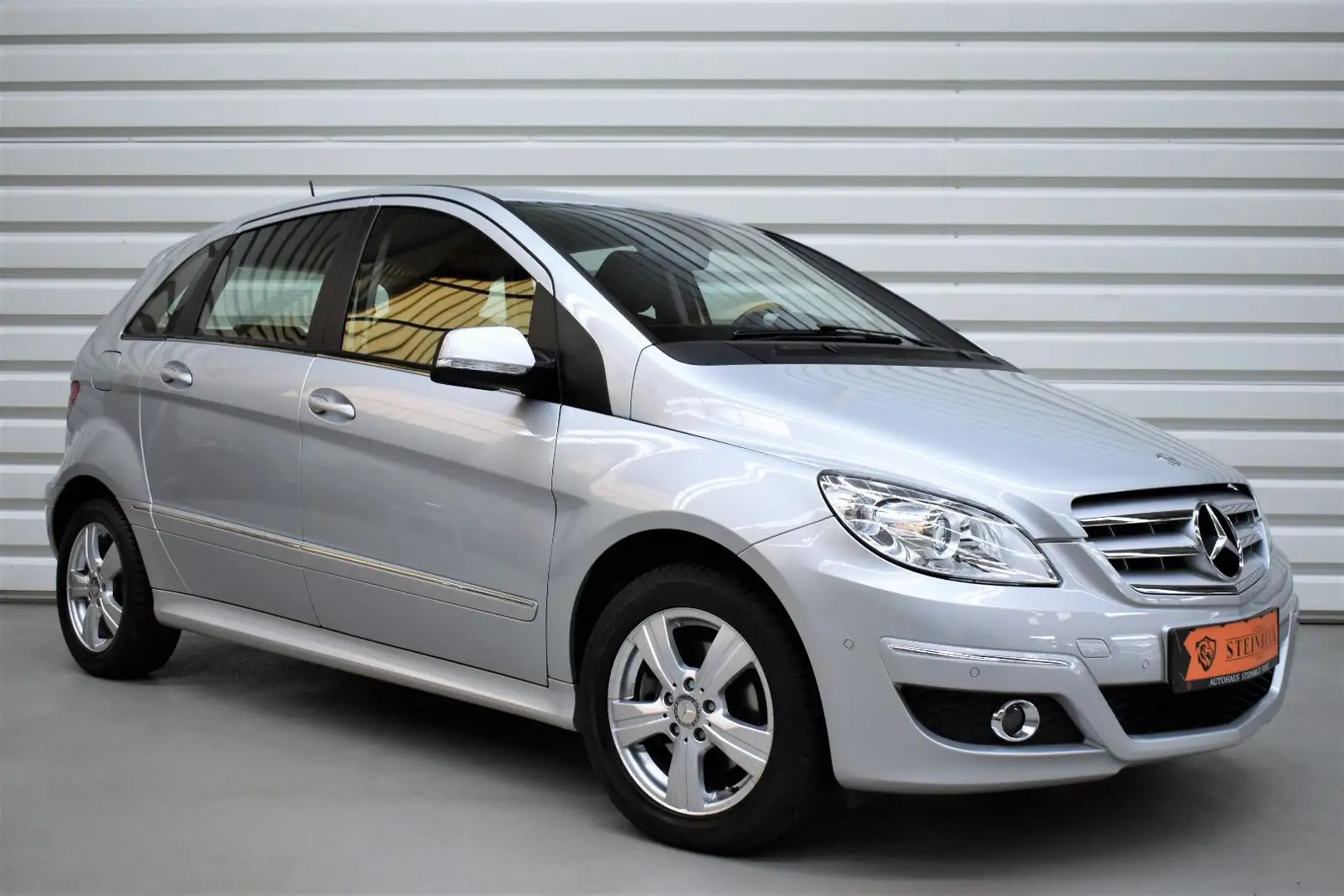 Mercedes-Benz B 200 B200+Automatik+SHZ+PDC+Tempomat+Nur 20.500KM Argintiu - 1