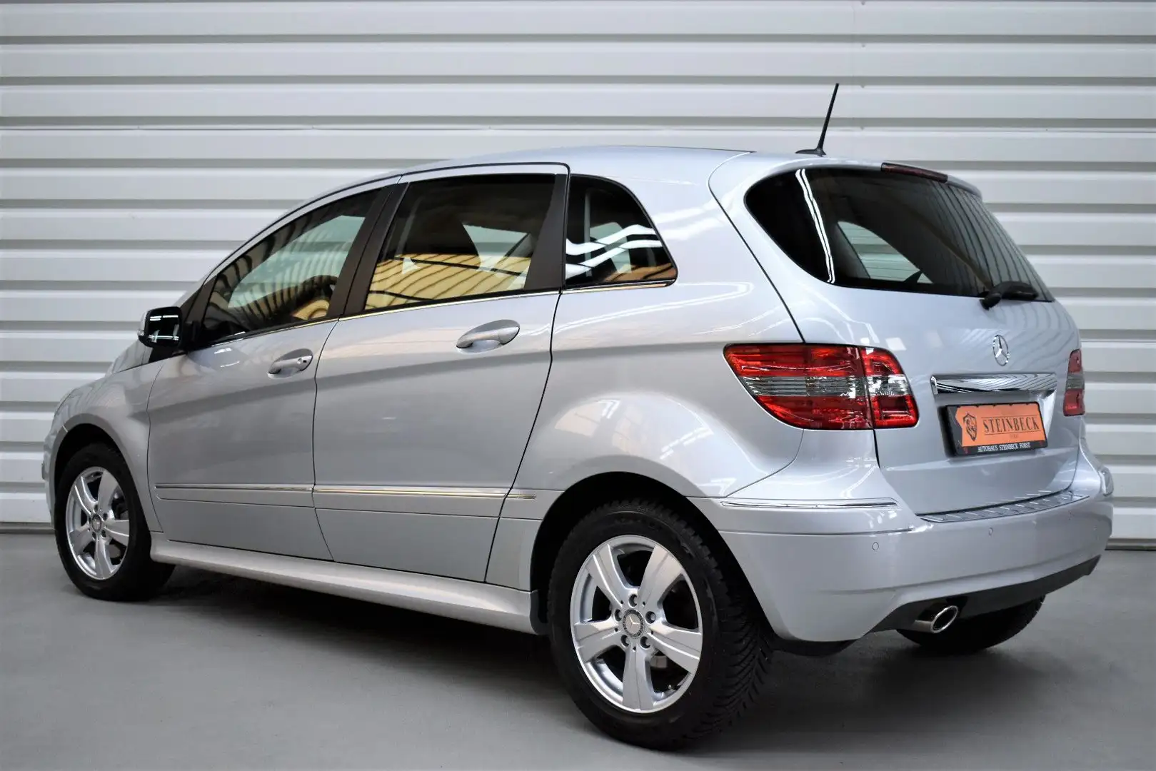 Mercedes-Benz B 200 B200+Automatik+SHZ+PDC+Tempomat+Nur 20.500KM Argintiu - 2