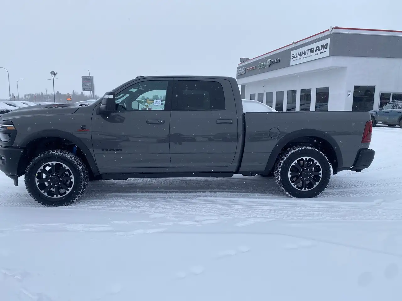 RAM 2500 снимка RAM 2500