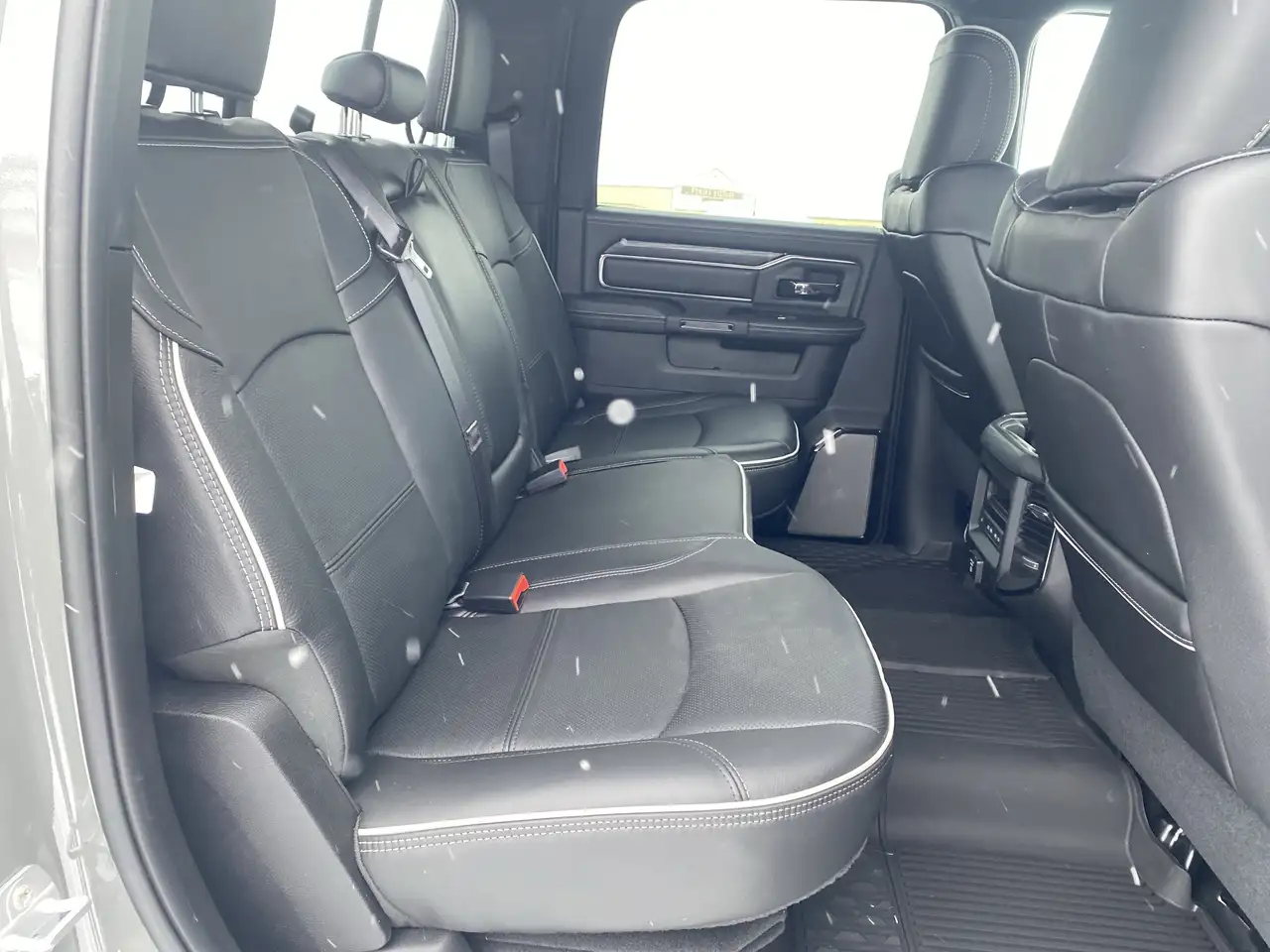 RAM 2500 снимка RAM 2500