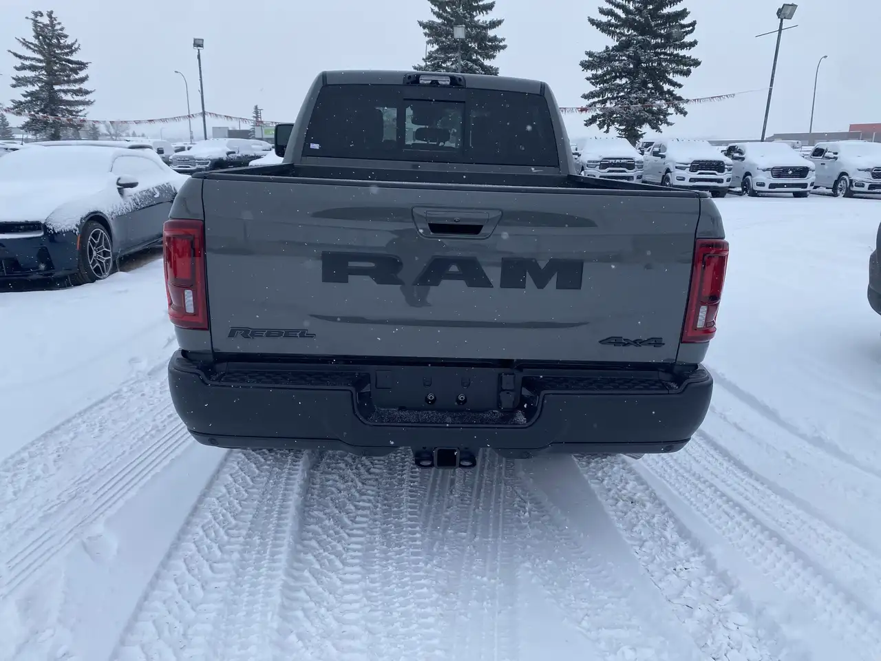 RAM 2500 снимка RAM 2500