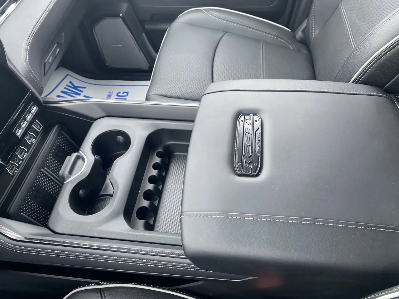 RAM 2500 снимка RAM 2500