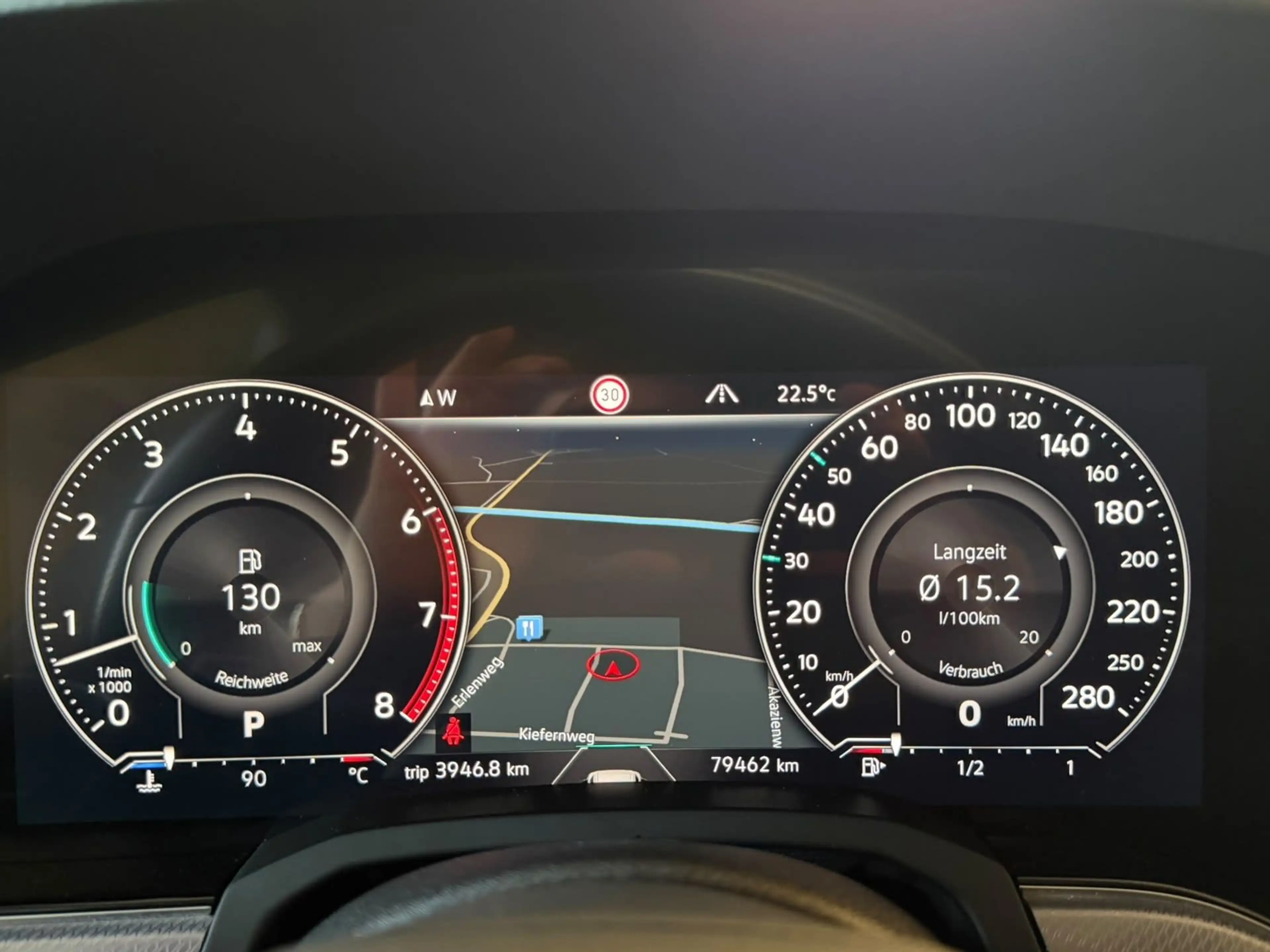 Volkswagen Touareg 3.0 TSI R-Line 4Motion Vollausstattung — photo 9