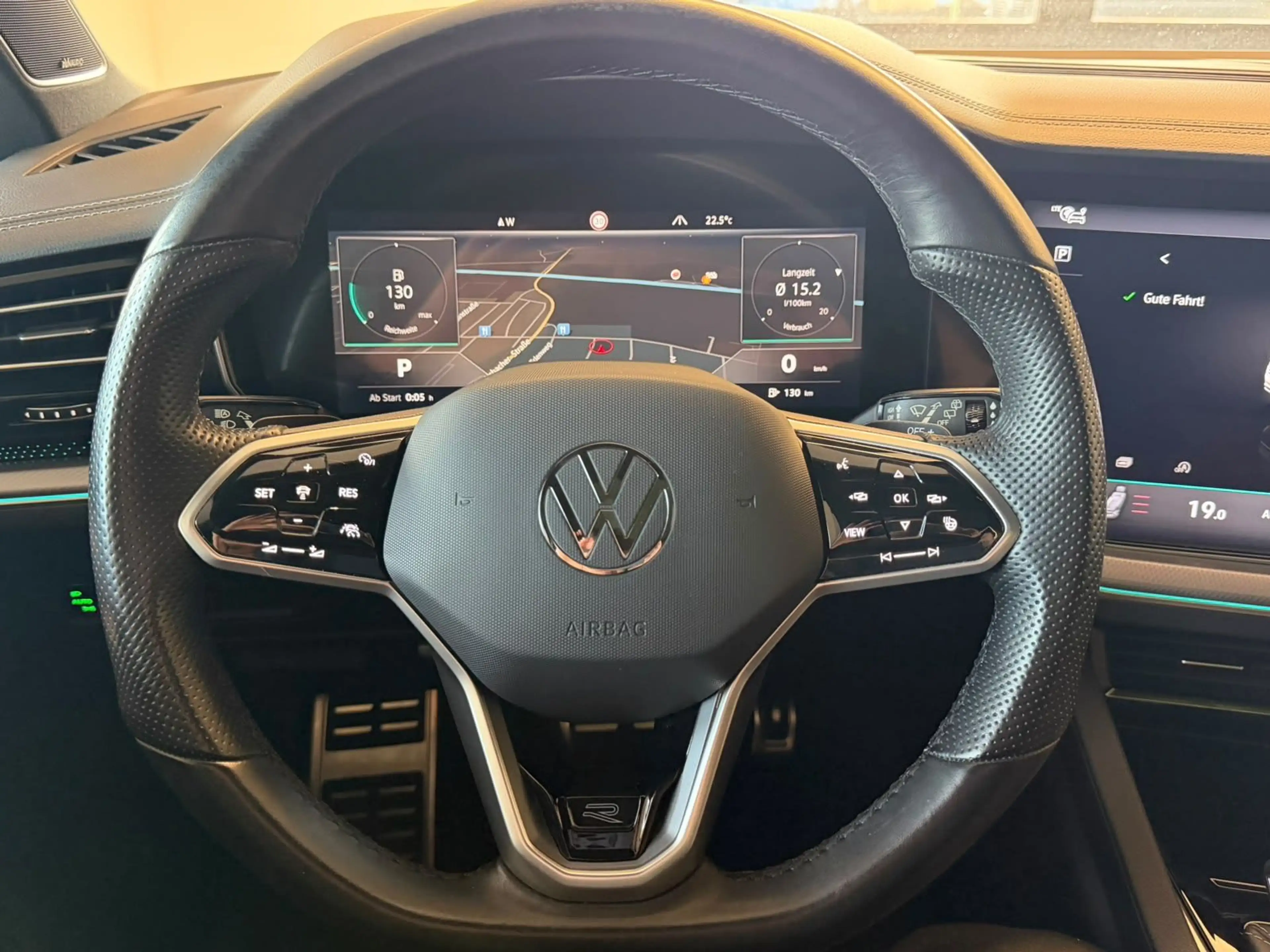Volkswagen Touareg 3.0 TSI R-Line 4Motion Vollausstattung — photo 14