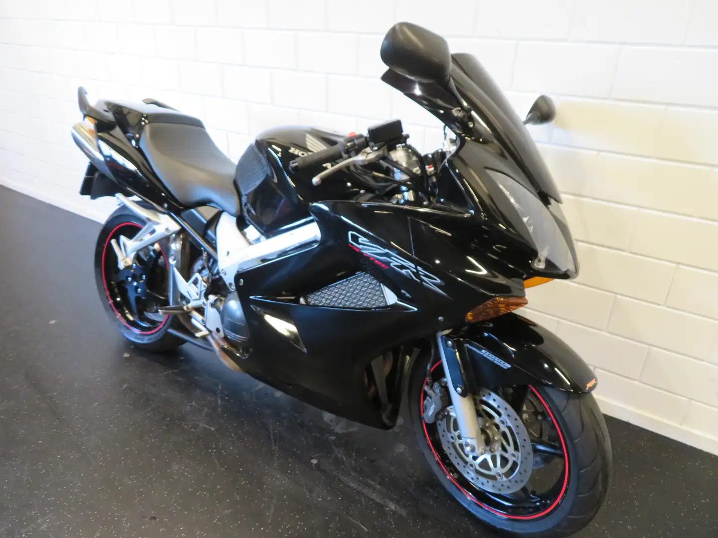 Honda VFR 800 V-TEC ZEER FRAAI! Negru - 2