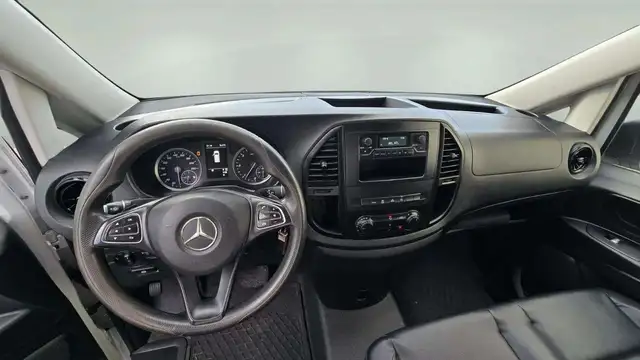 Mercedes-Benz Vito view 14