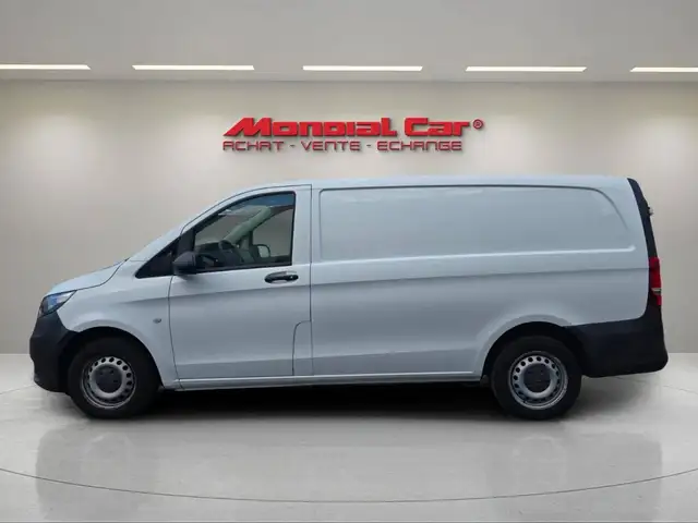 Mercedes-Benz Vito view 3