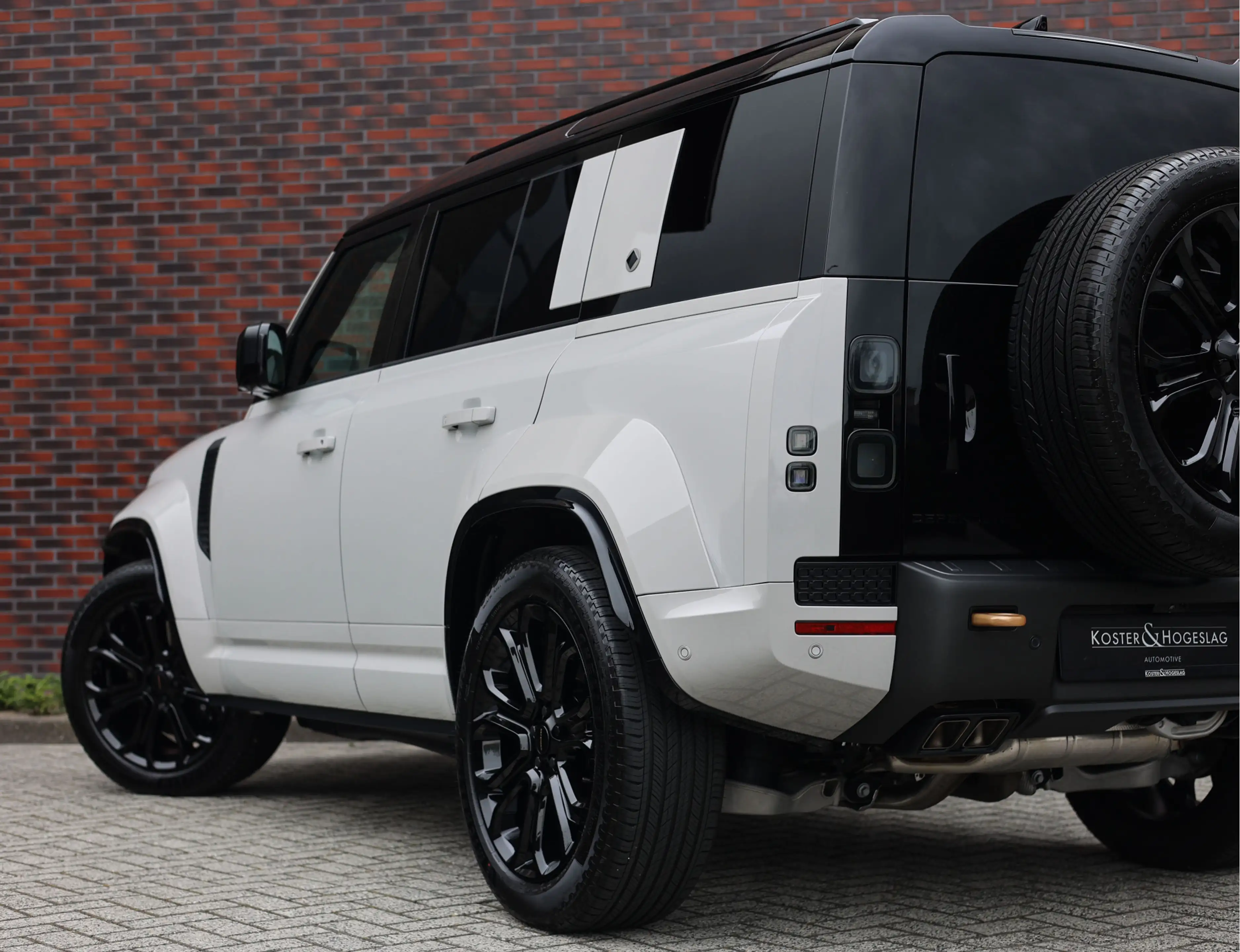Land Rover Defender P635 OCTA | Pano - Trekhaak - Meridian — photo 7
