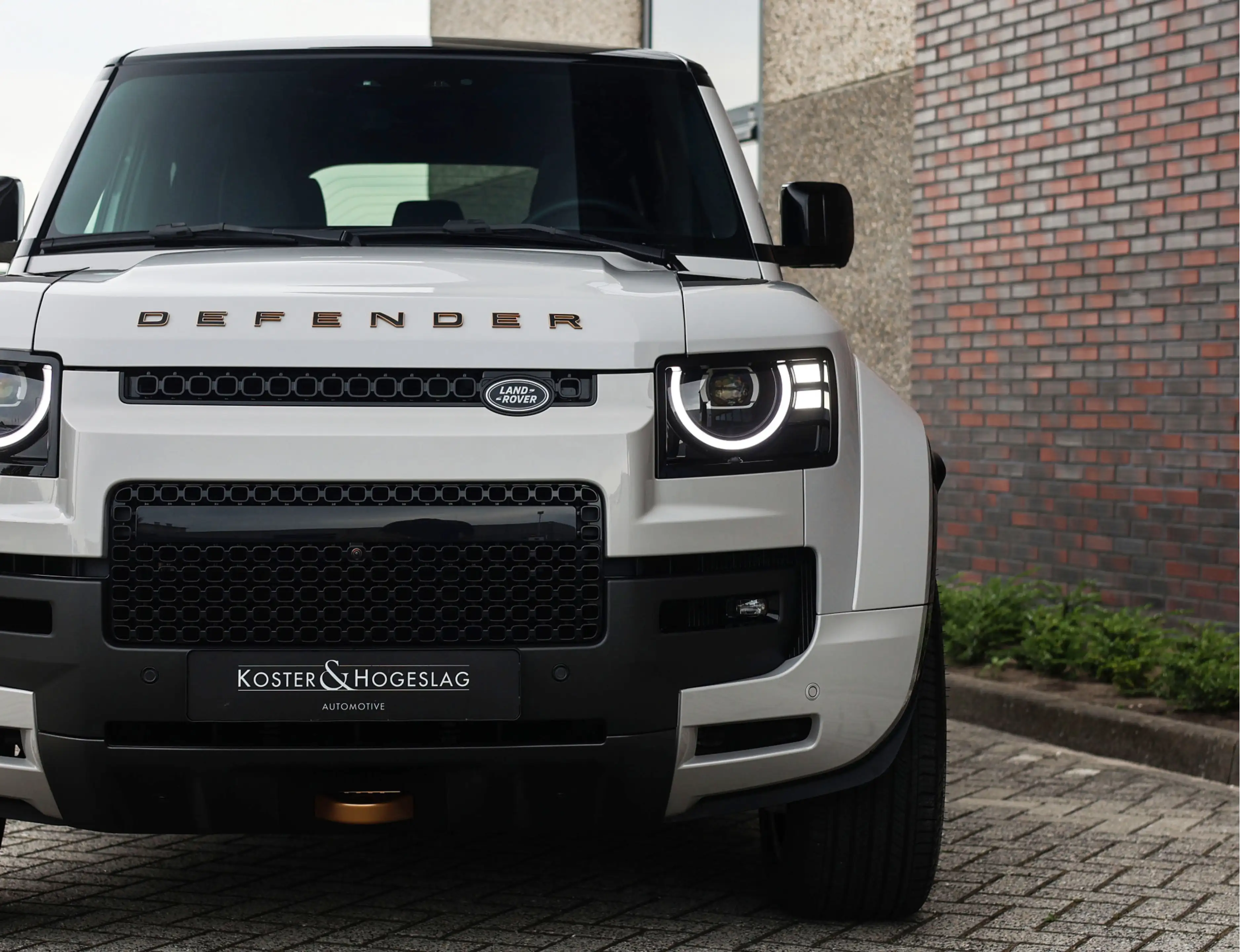 Land Rover Defender P635 OCTA | Pano - Trekhaak - Meridian — photo 12