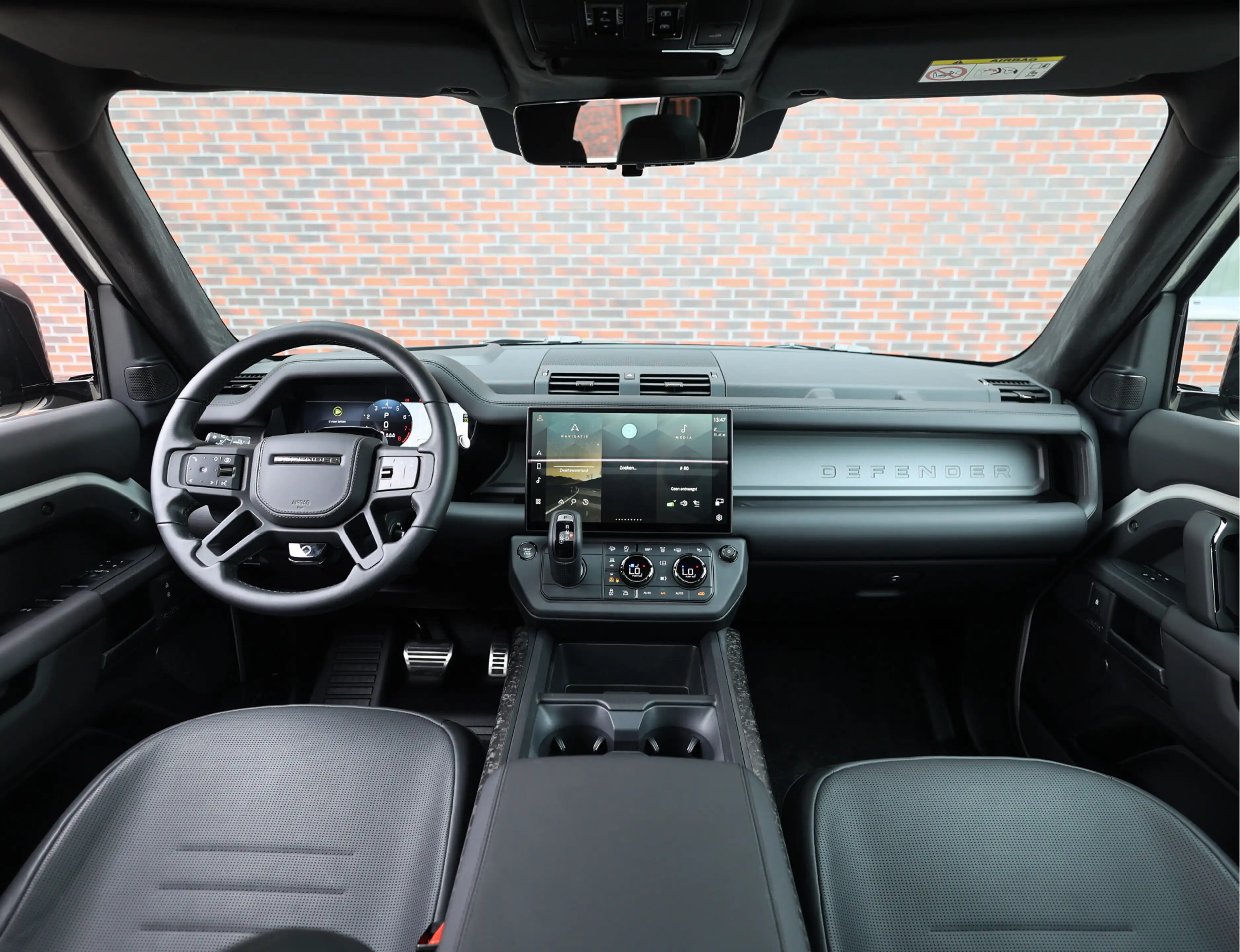 Land Rover Defender P635 OCTA | Pano - Trekhaak - Meridian — photo 3